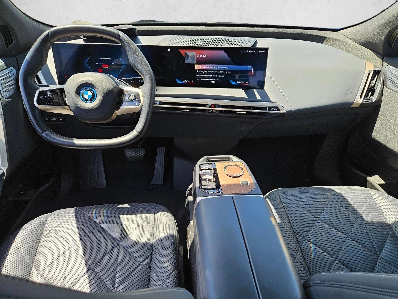 Thumbnail: 2023 BMW iX - 3