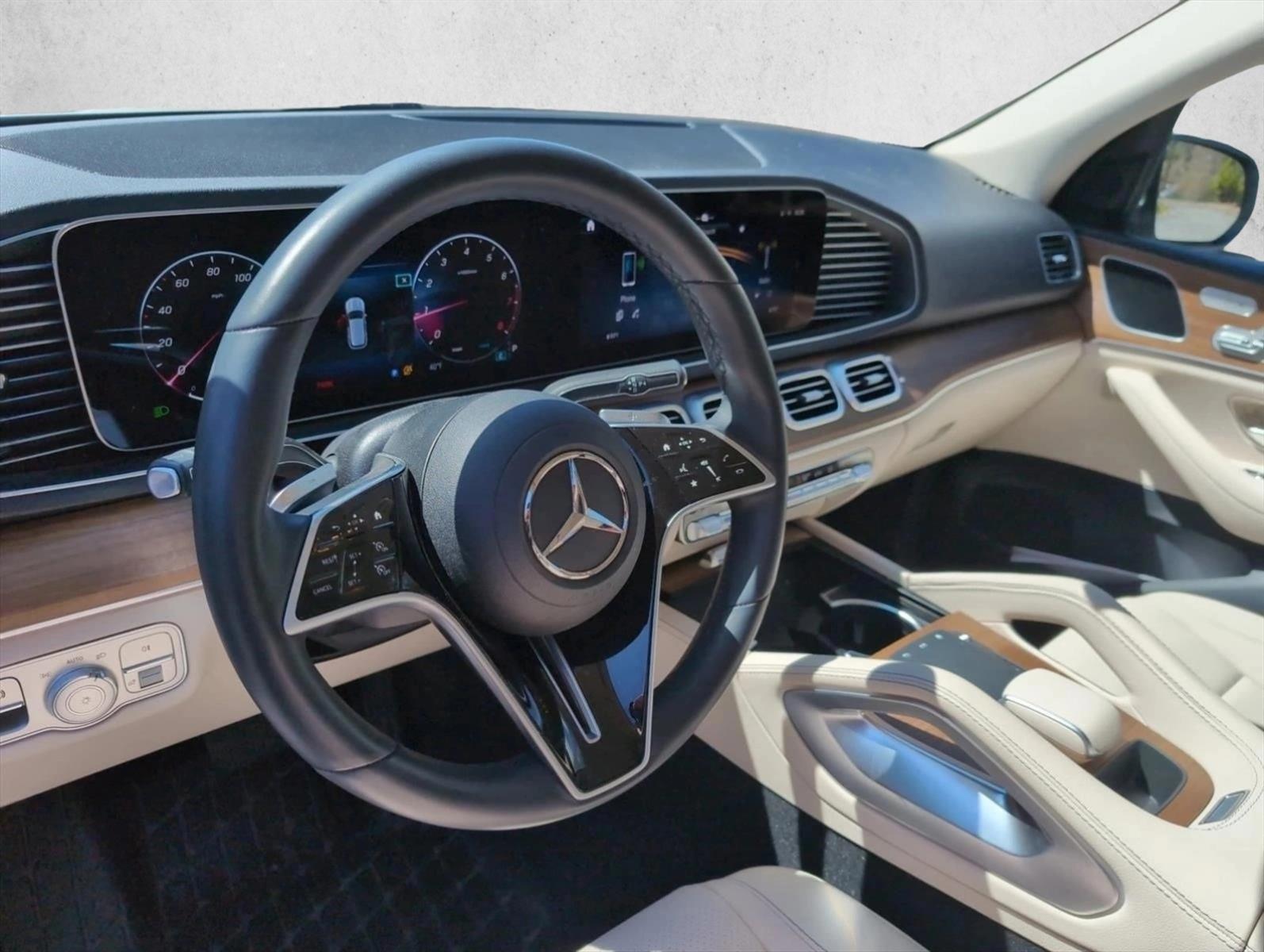 Thumbnail: 2025 Mercedes-Benz GLE - 2