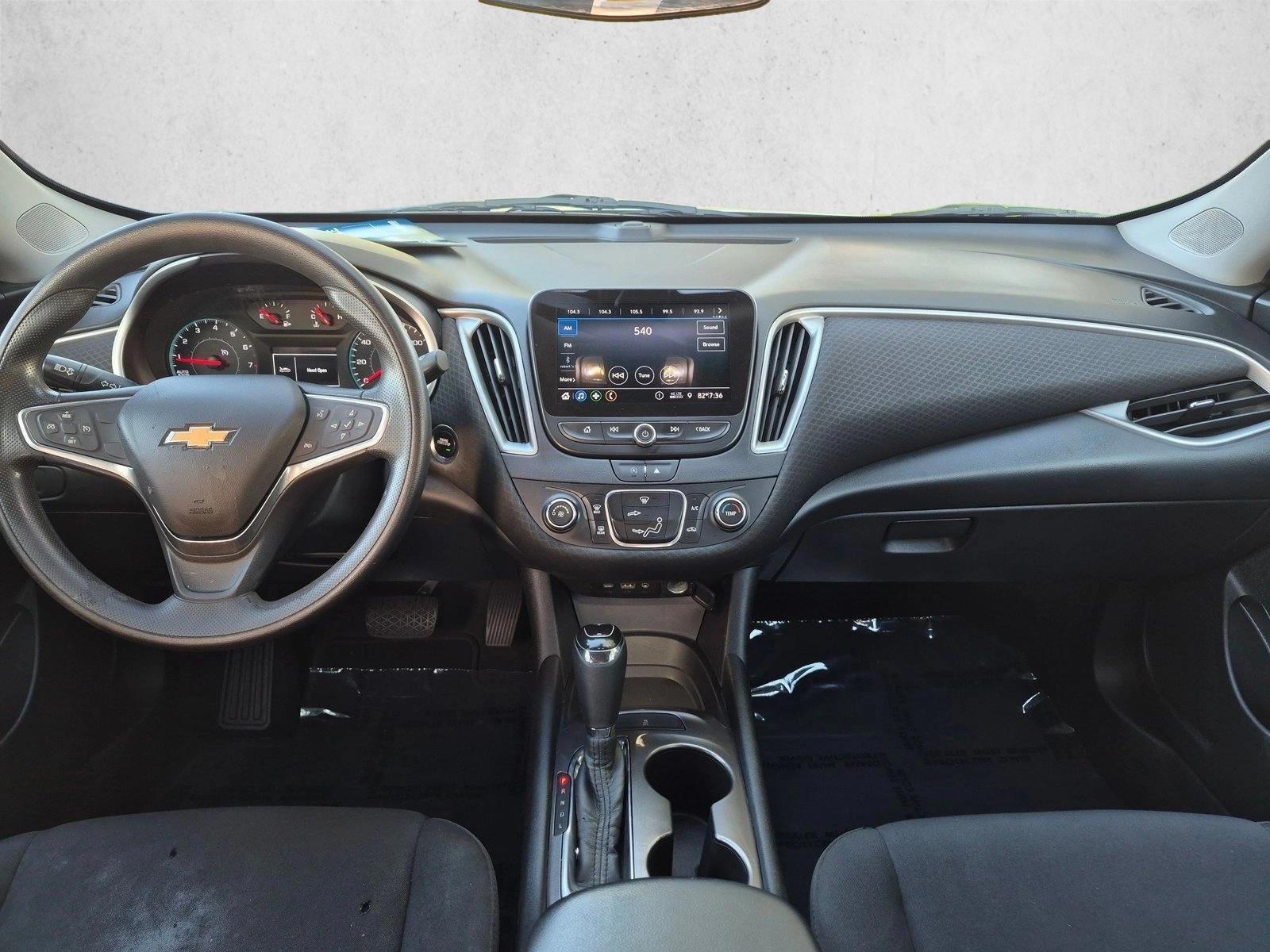 Thumbnail: 2020 Chevrolet Malibu - 3