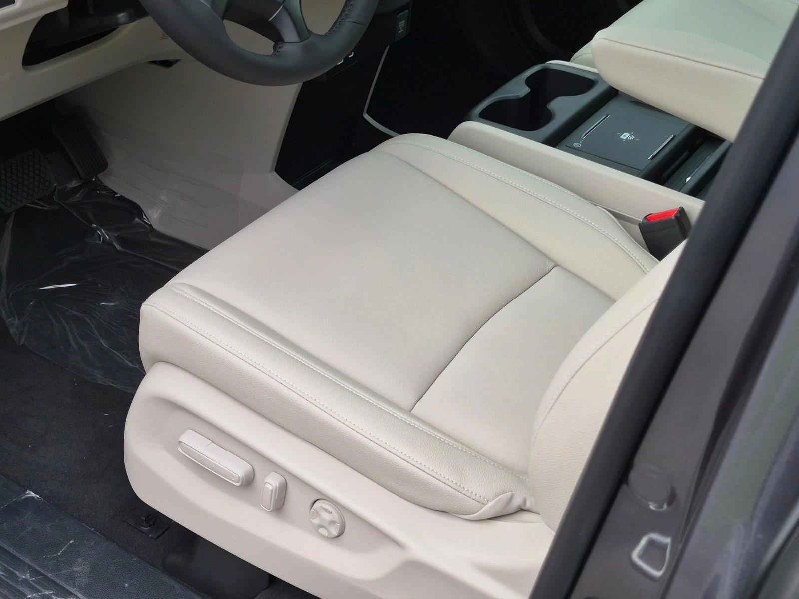 Thumbnail: 2026 Honda Odyssey - 3