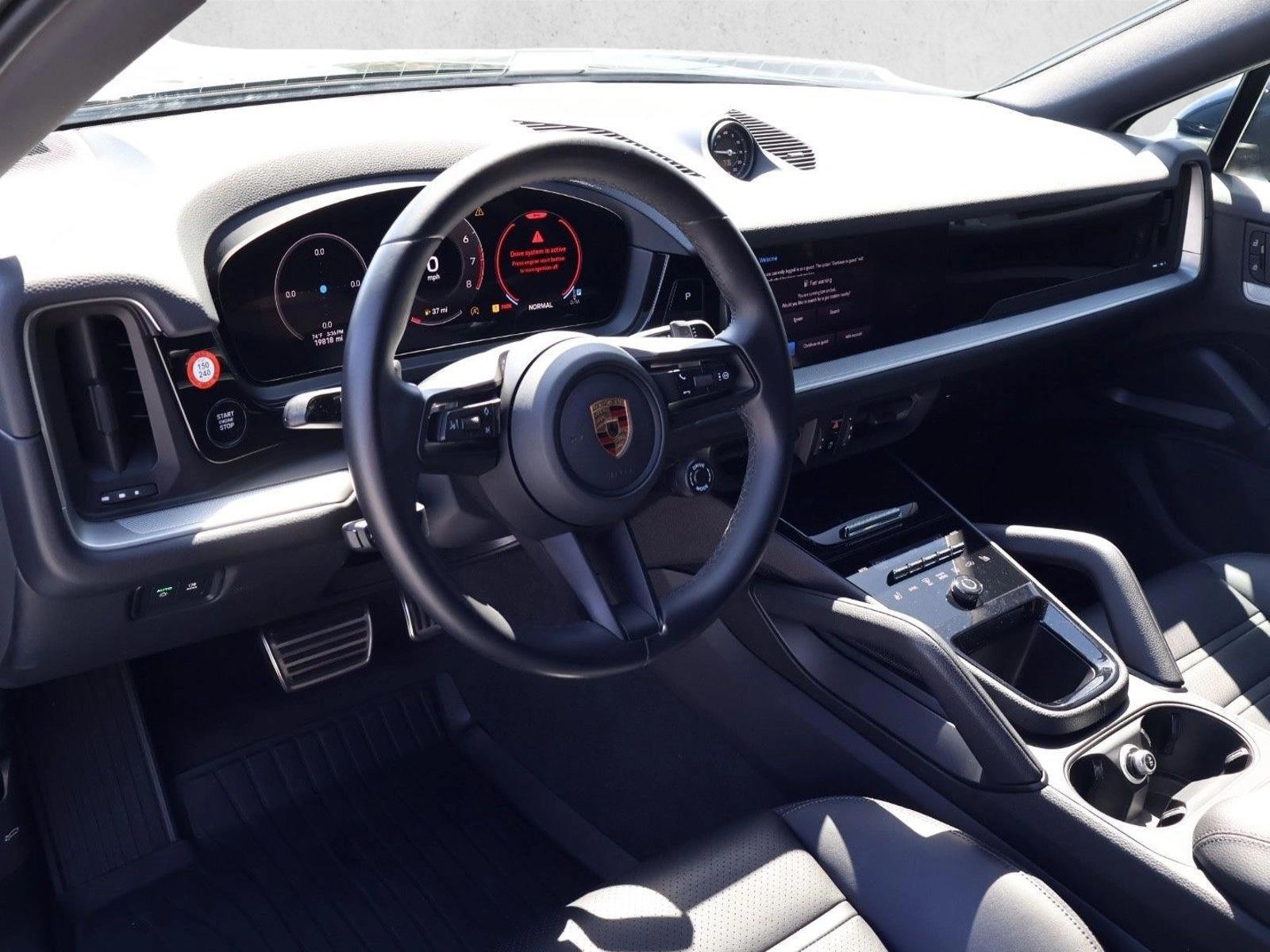 Thumbnail: 2024 Porsche Cayenne - 3