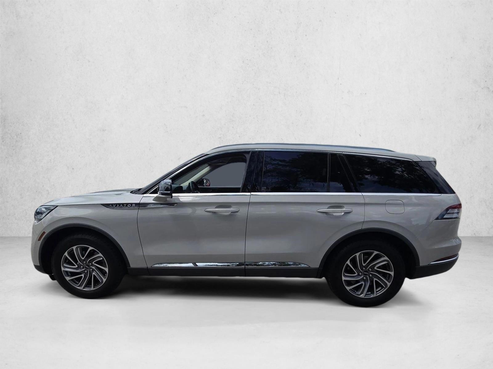 Thumbnail: 2023 Lincoln Aviator - 2