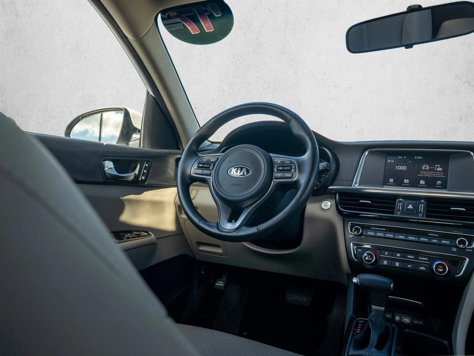 Thumbnail: 2017 Kia Optima - 4