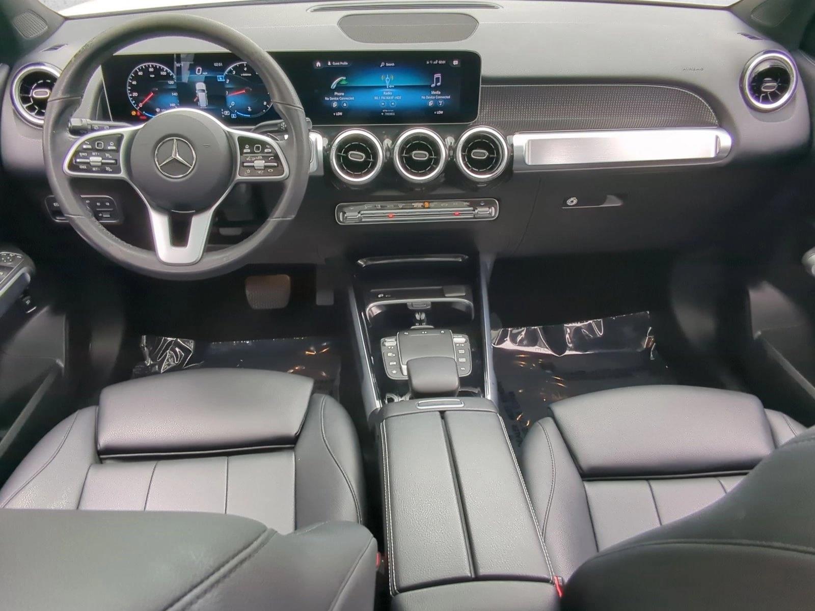 Thumbnail: 2021 Mercedes-Benz GLB - 3