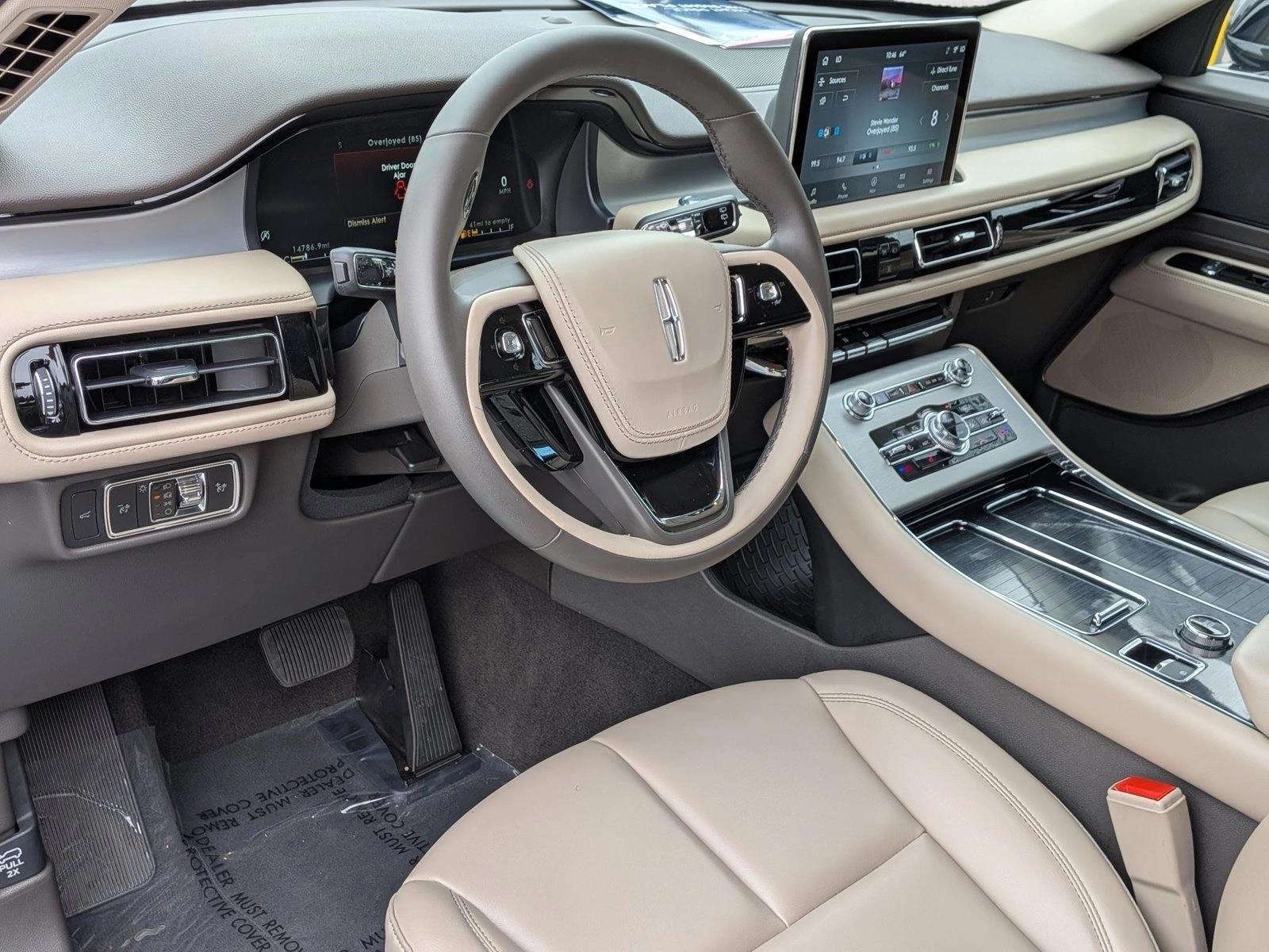 Thumbnail: 2023 Lincoln Aviator - 3