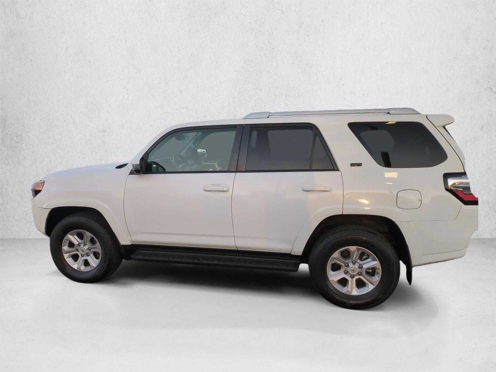 Thumbnail: 2015 Toyota 4Runner - 3