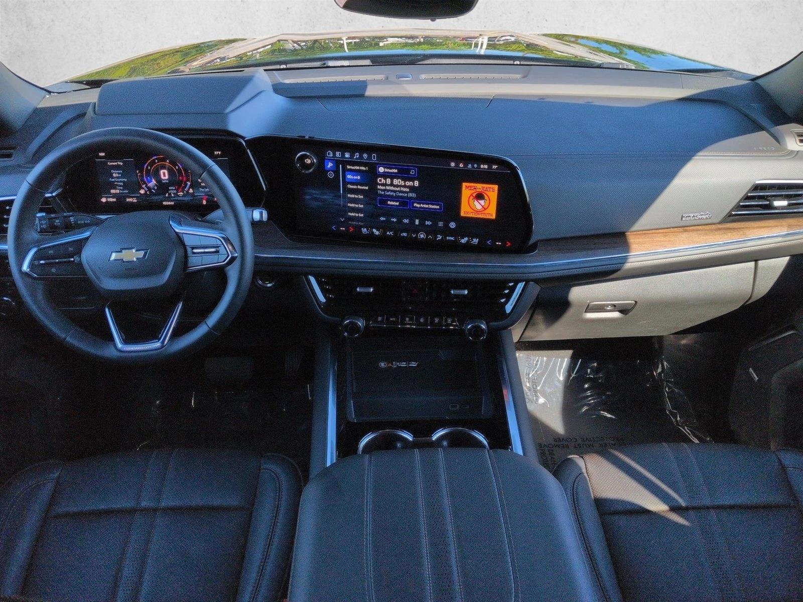 Thumbnail: 2026 Chevrolet Suburban - 3