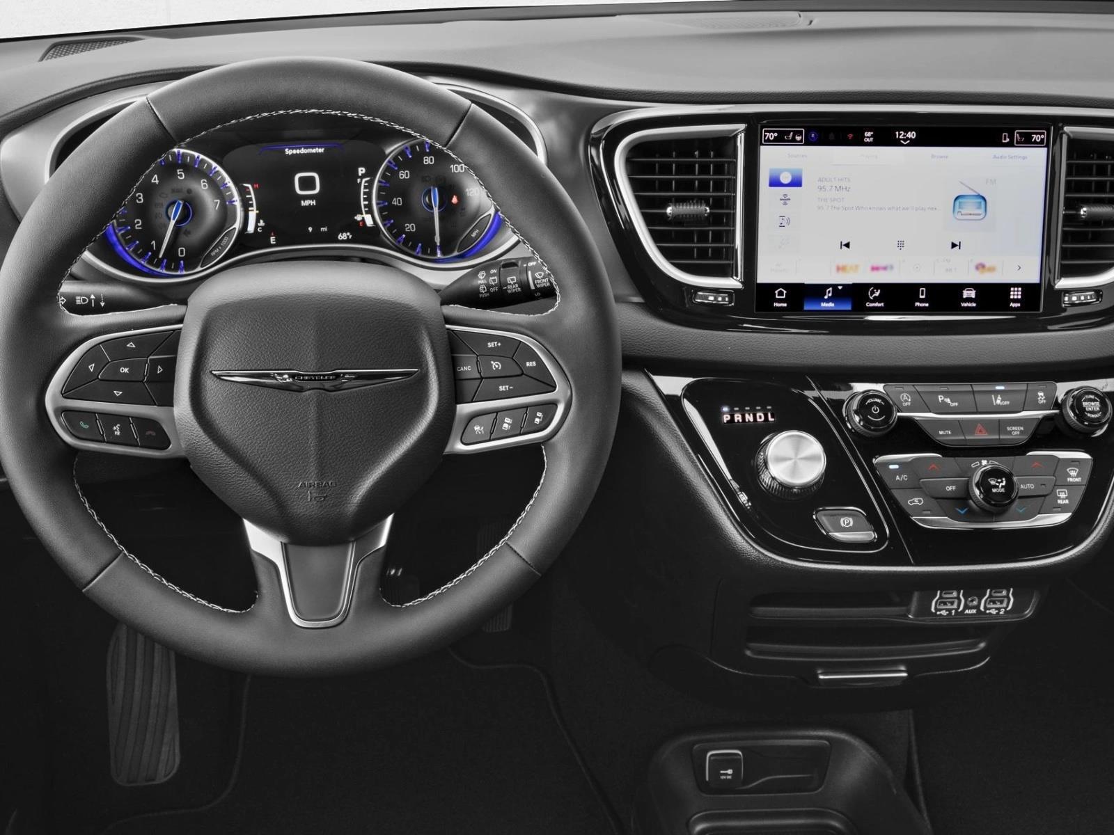 Thumbnail: 2026 Chrysler Voyager - 3