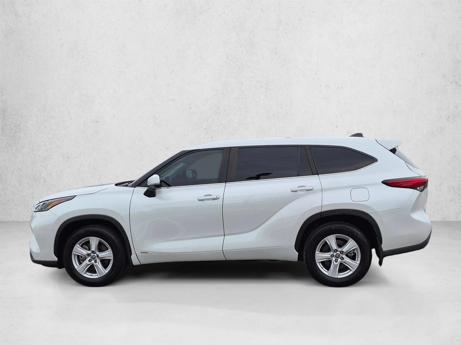 Thumbnail: 2023 Toyota Highlander - 2