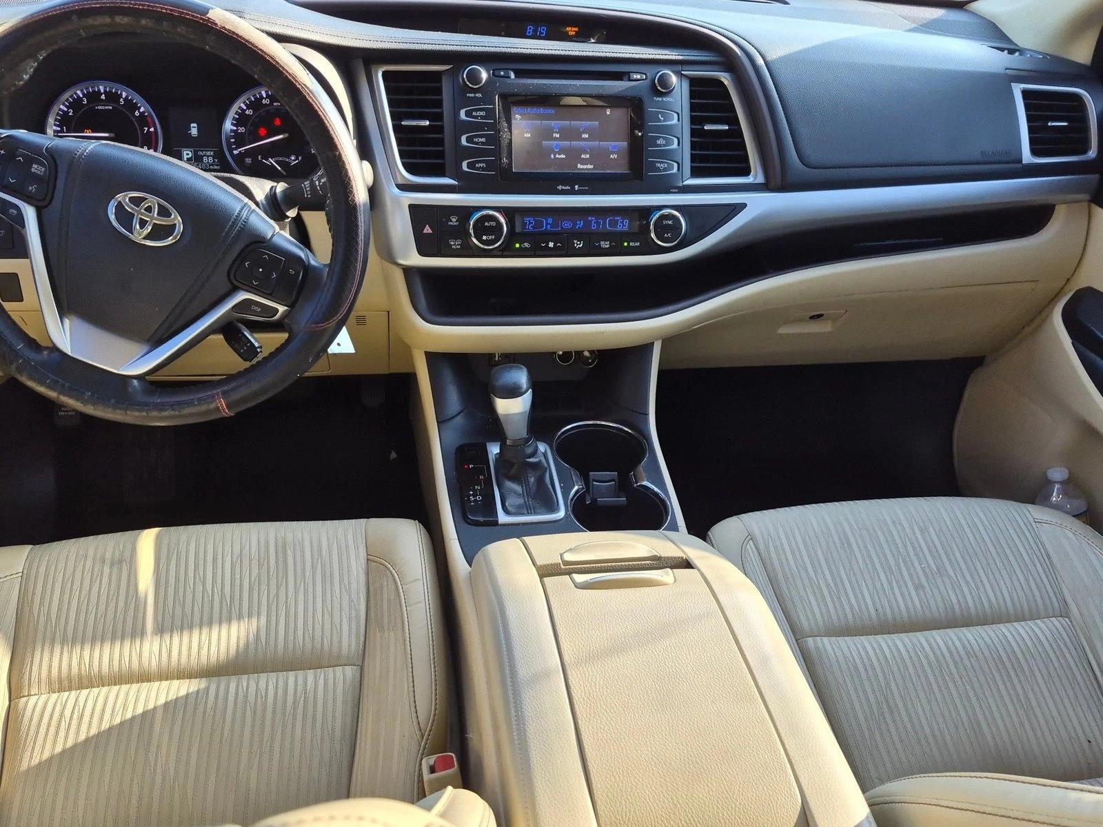 Thumbnail: 2015 Toyota Highlander - 3
