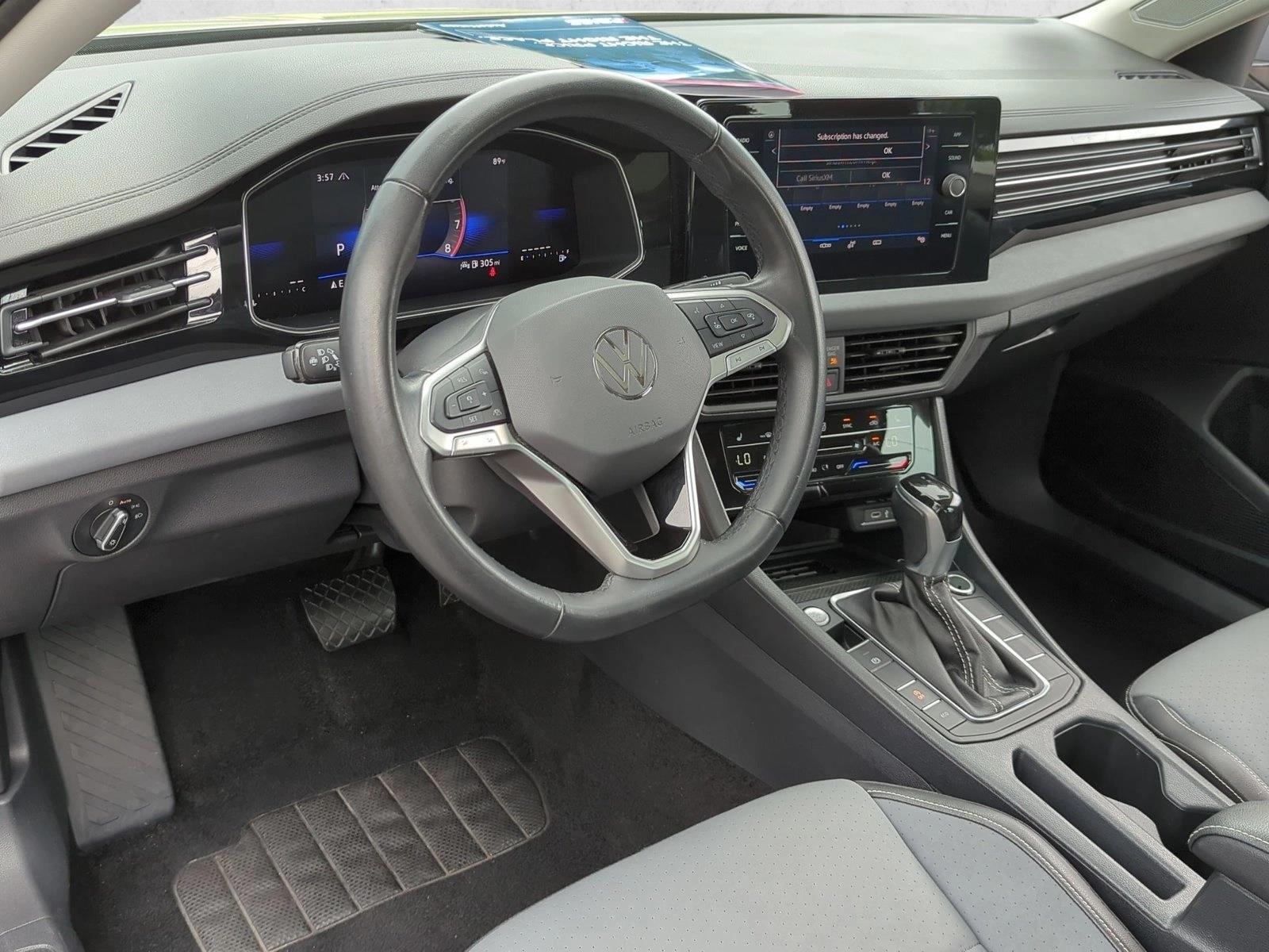 Thumbnail: 2025 Volkswagen Jetta - 3