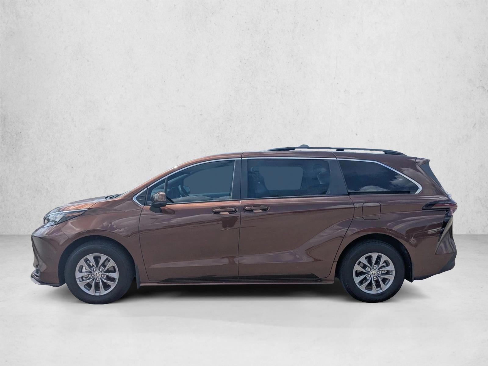 Thumbnail: 2024 Toyota Sienna - 2