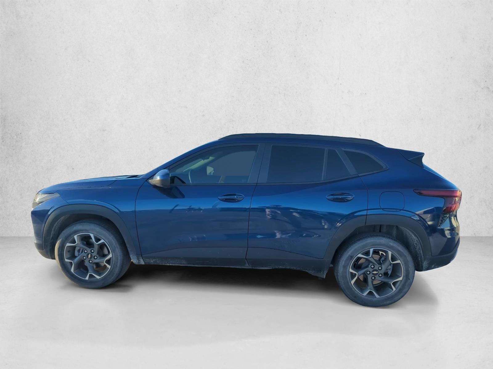 Thumbnail: 2024 Chevrolet Trax - 2