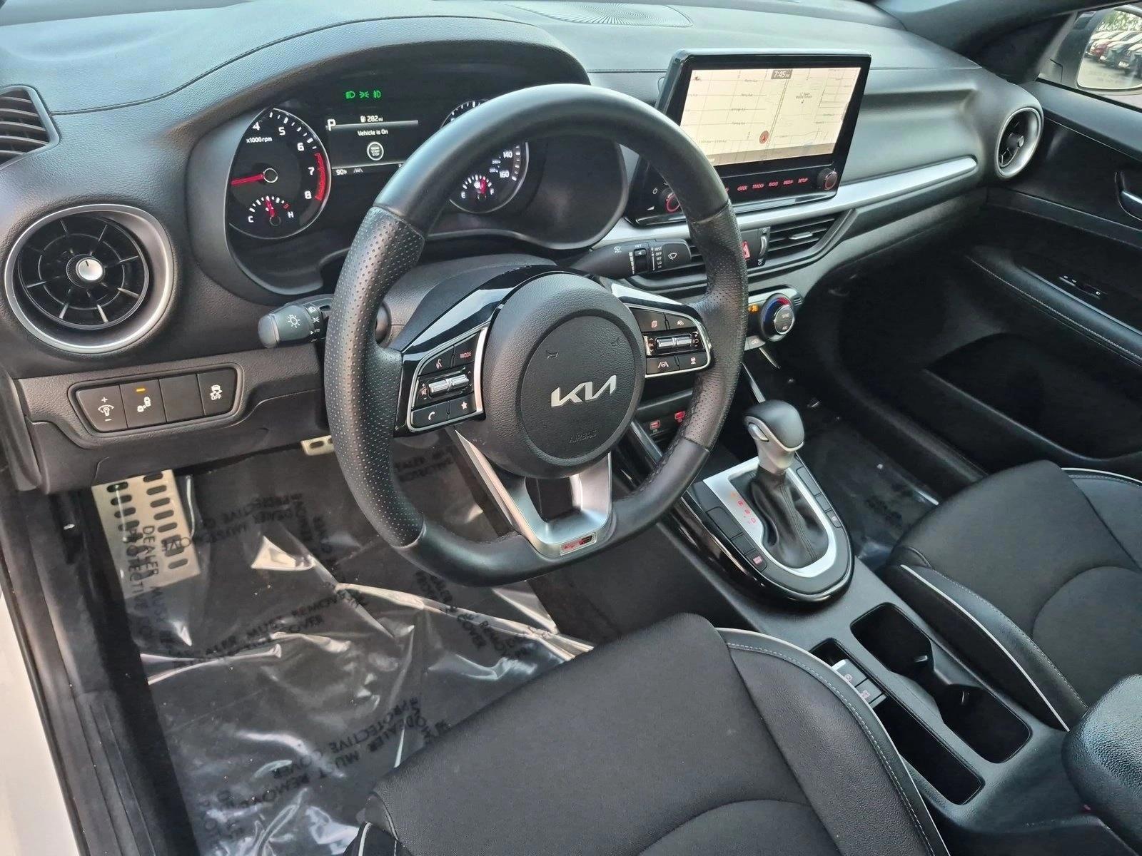 Thumbnail: 2022 Kia Forte - 3
