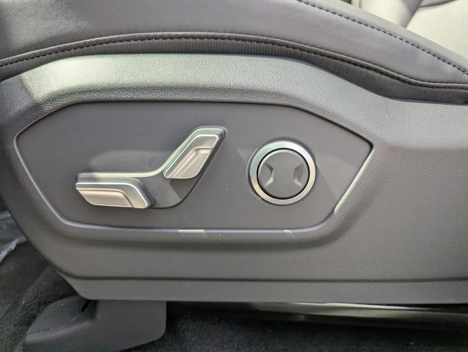 Thumbnail: 2026 Hyundai Santa Fe - 4
