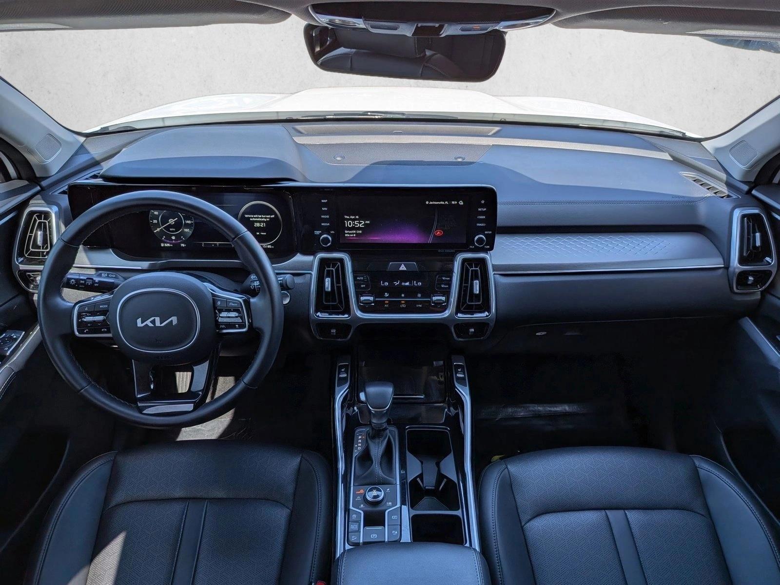 Thumbnail: 2023 Kia Sorento - 3