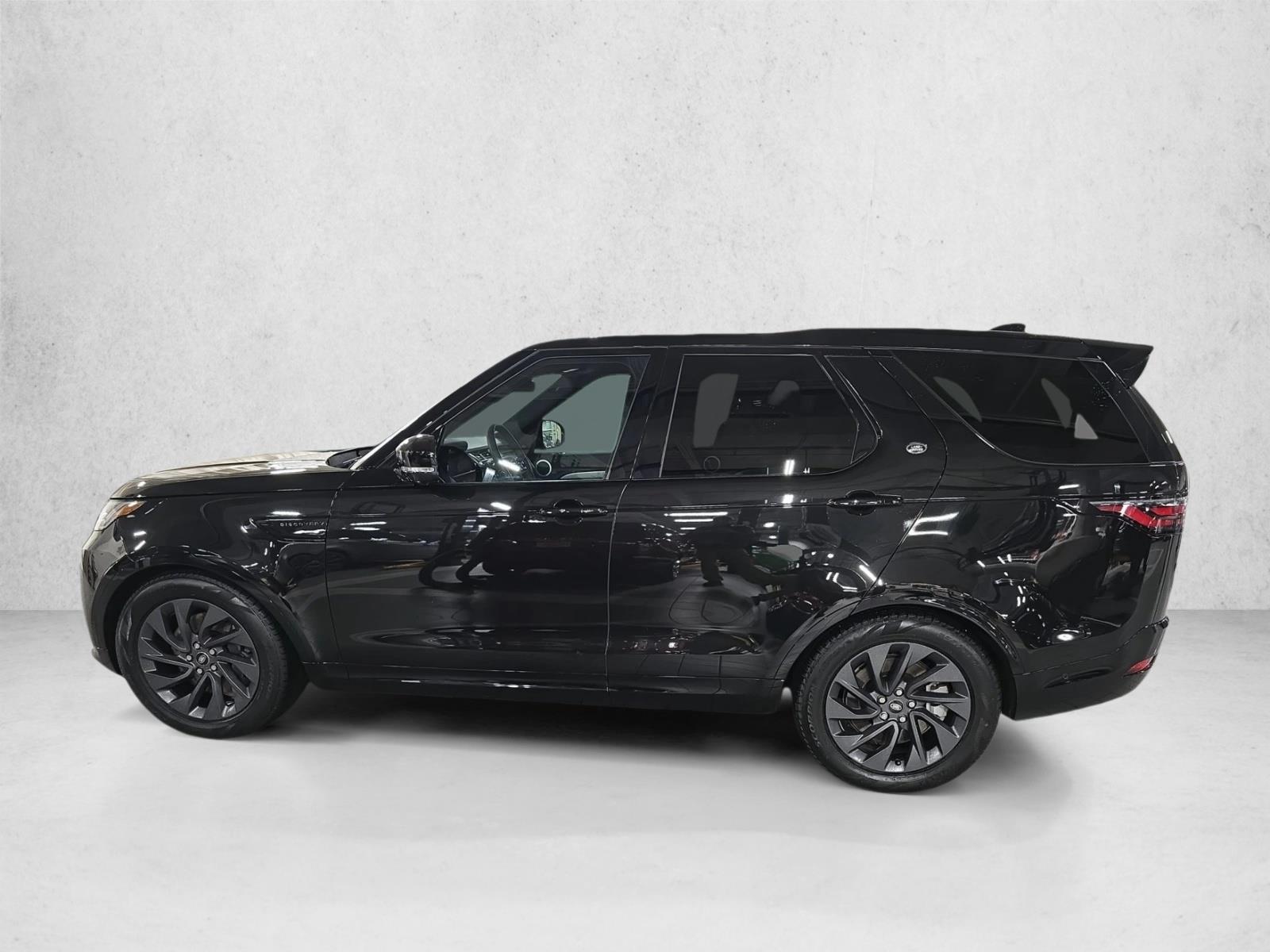 Thumbnail: 2024 Land Rover Discovery - 2
