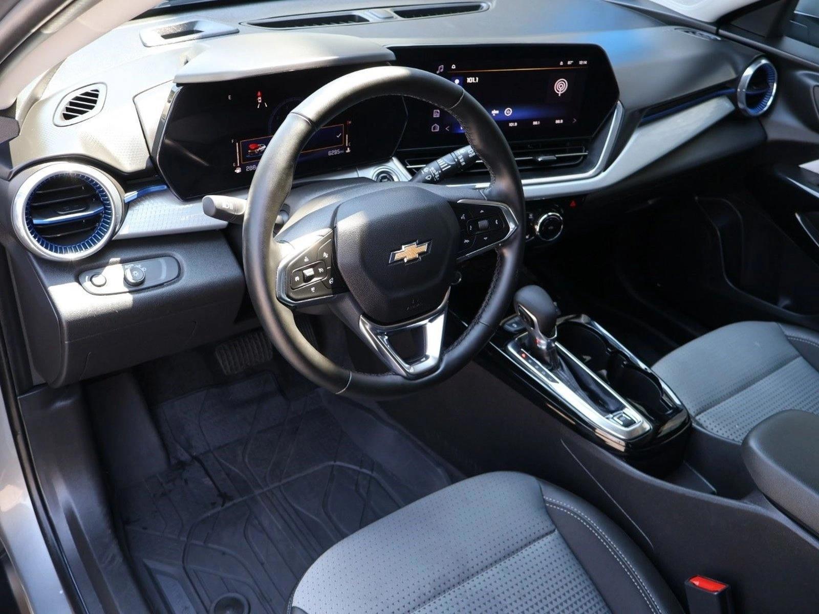 Thumbnail: 2026 Chevrolet Trax - 3