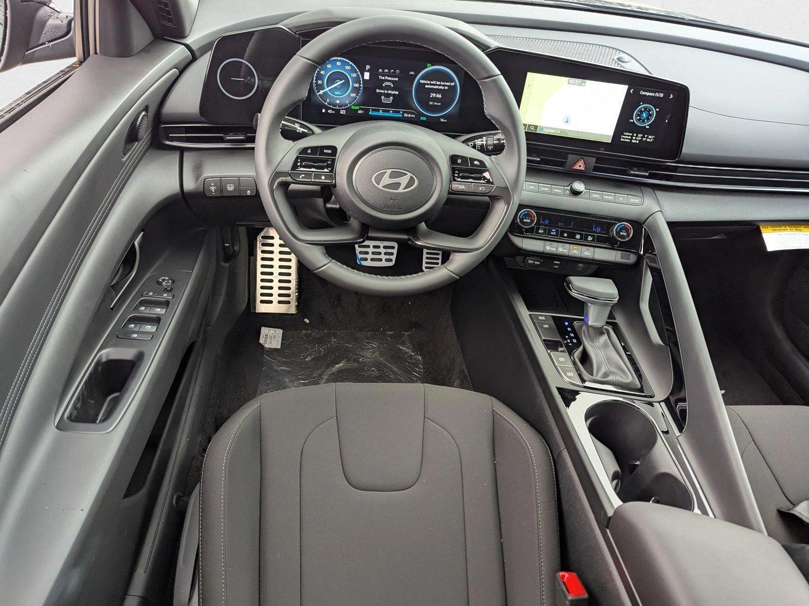 Thumbnail: 2025 Hyundai Elantra - 4
