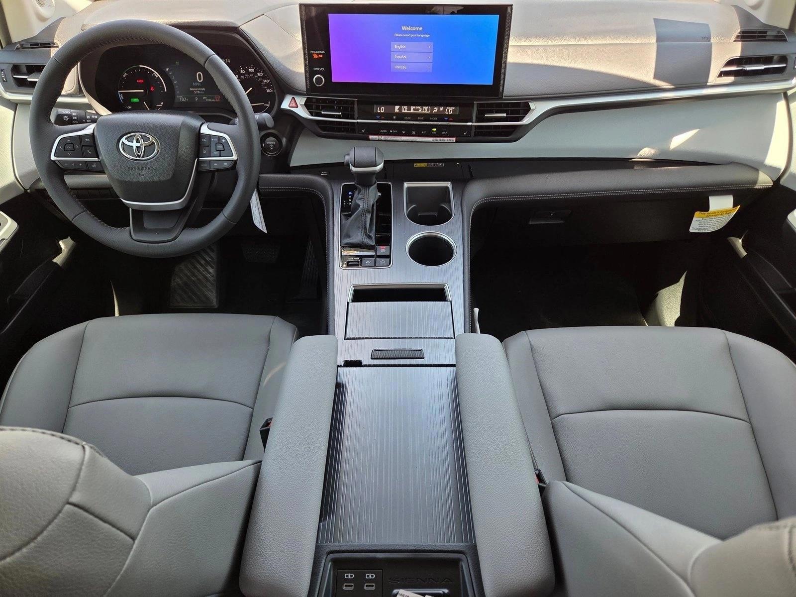 Thumbnail: 2026 Toyota Sienna - 3