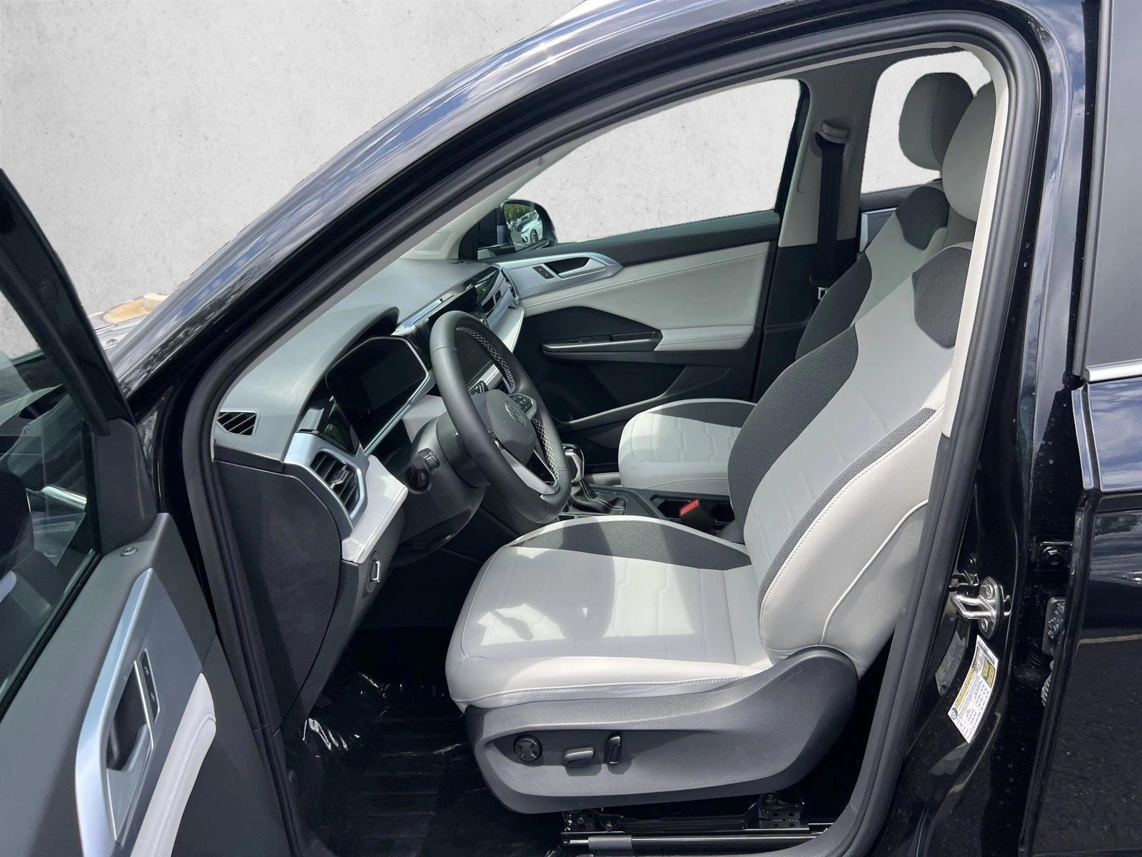 2025 Volkswagen Taos SE - Photo 15