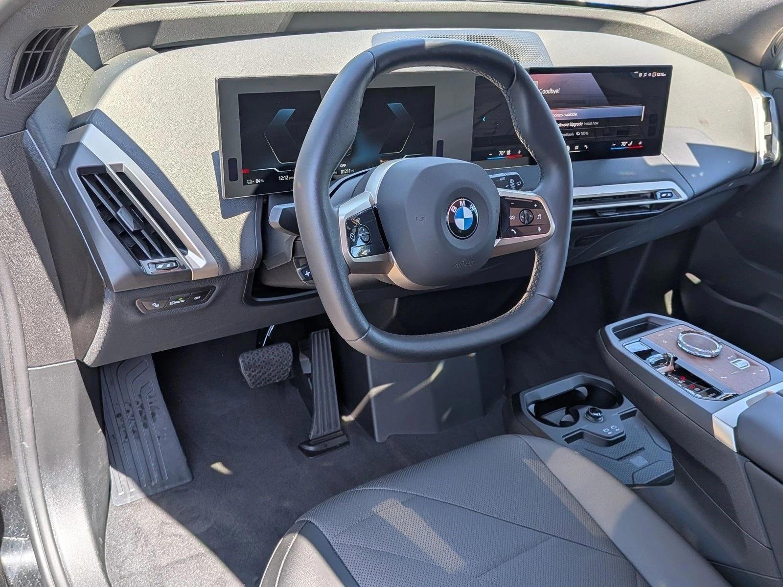 Thumbnail: 2026 BMW iX - 3