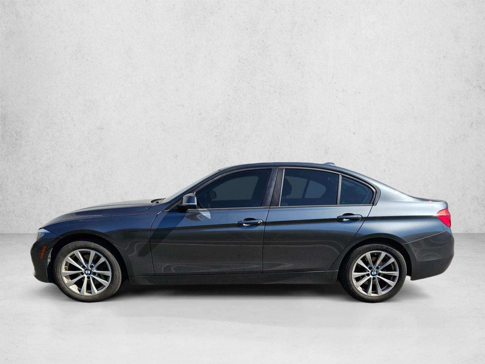 Thumbnail: 2017 BMW 3 Series - 2