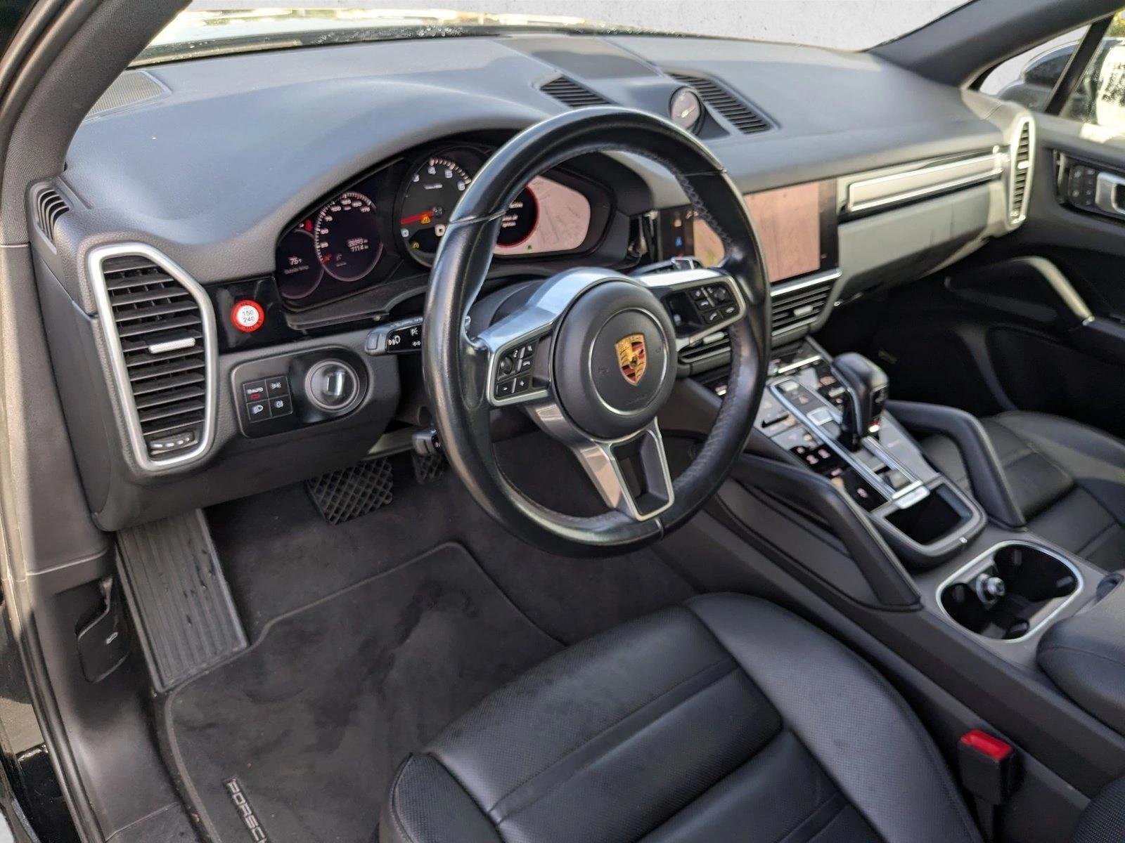 Thumbnail: 2023 Porsche Cayenne - 3