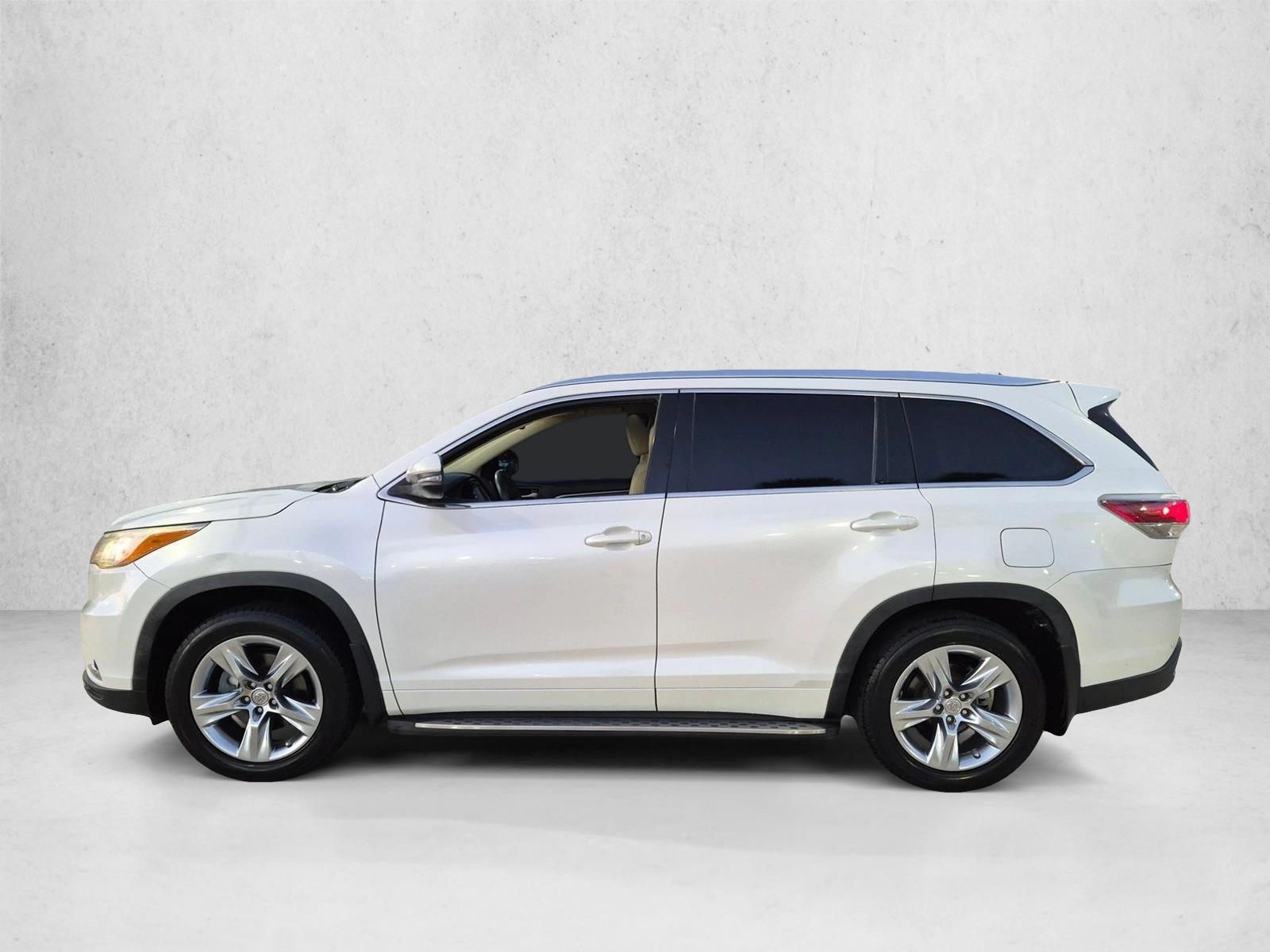 Thumbnail: 2015 Toyota Highlander - 2