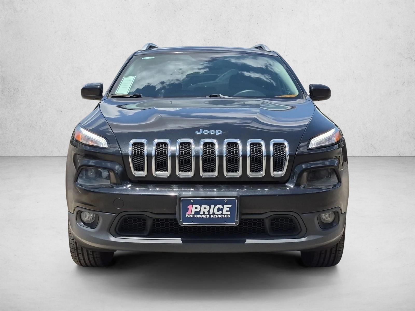 Used 2015 Jeep Cherokee Latitude with VIN 1C4PJMCS7FW627106 for sale in Des Plaines, IL