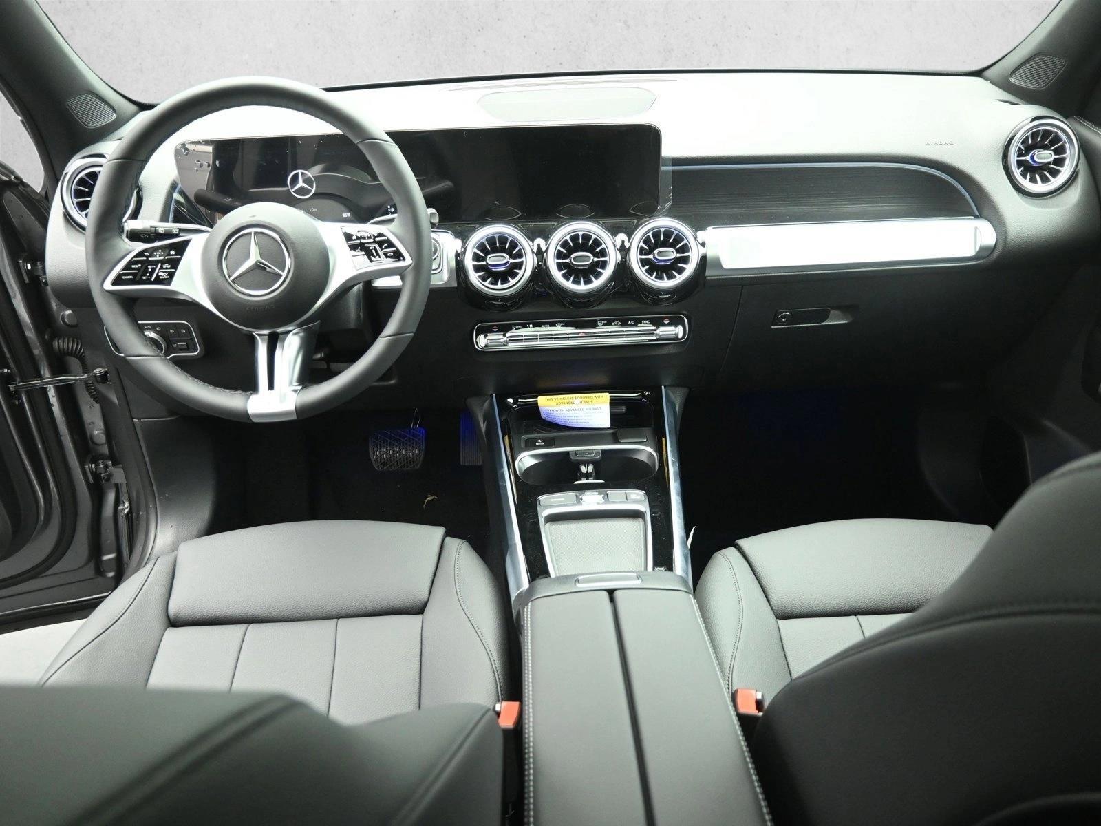 Thumbnail: 2026 Mercedes-Benz GLB - 4