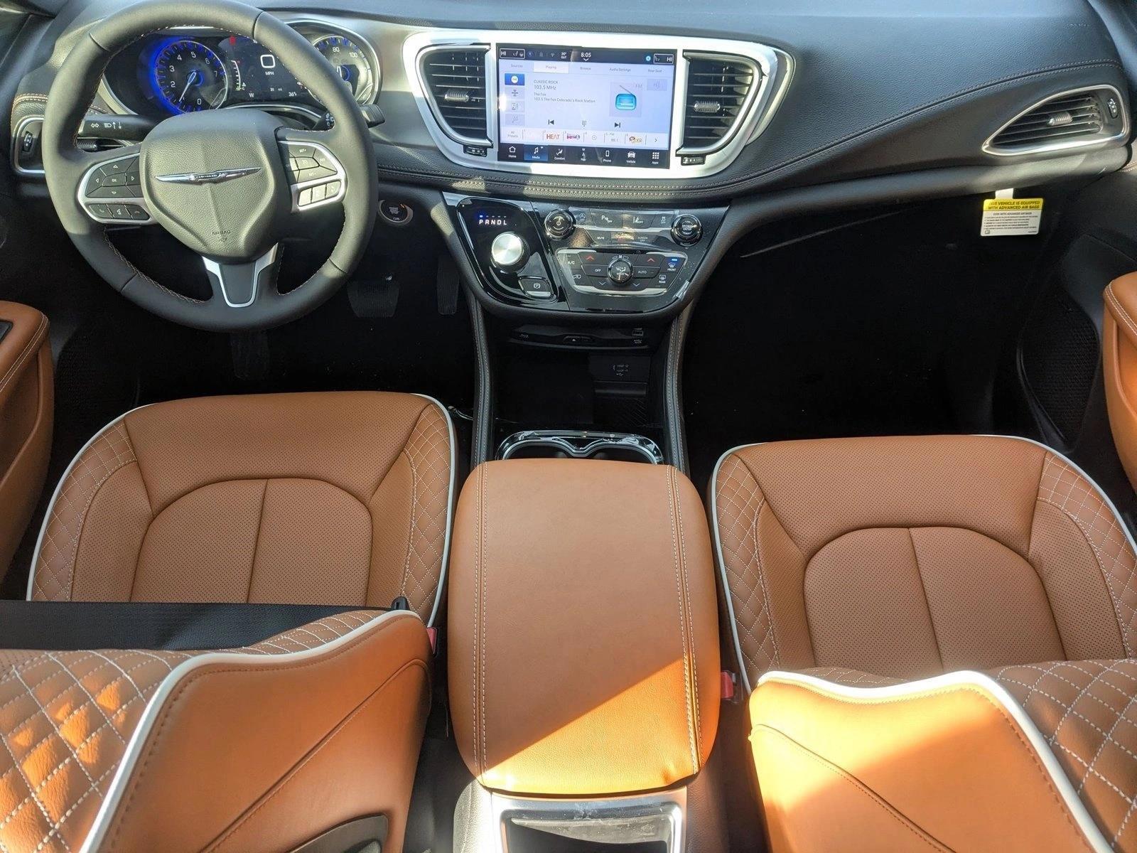 Thumbnail: 2026 Chrysler Pacifica - 3
