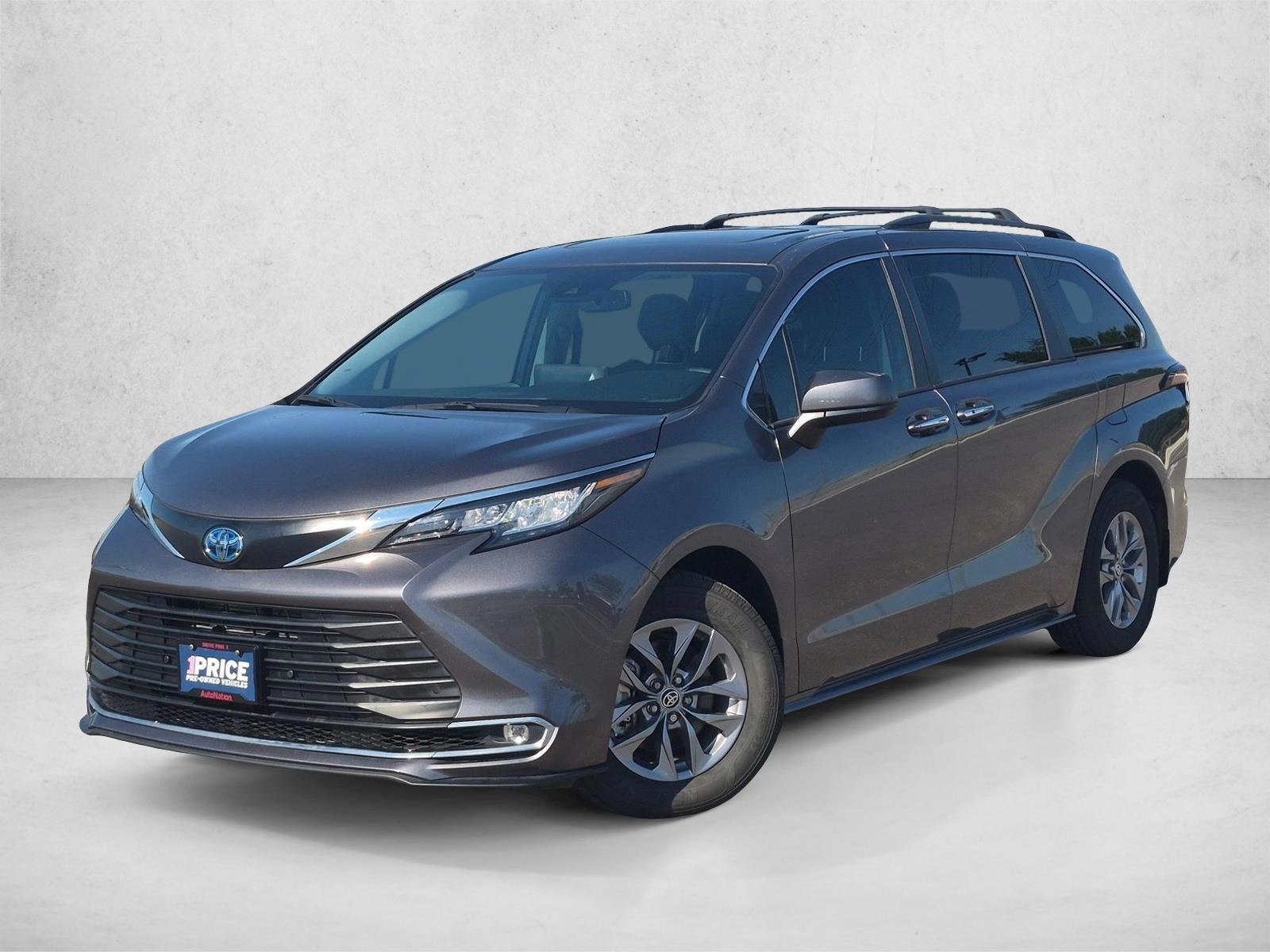 Thumbnail: 2022 Toyota Sienna - 1