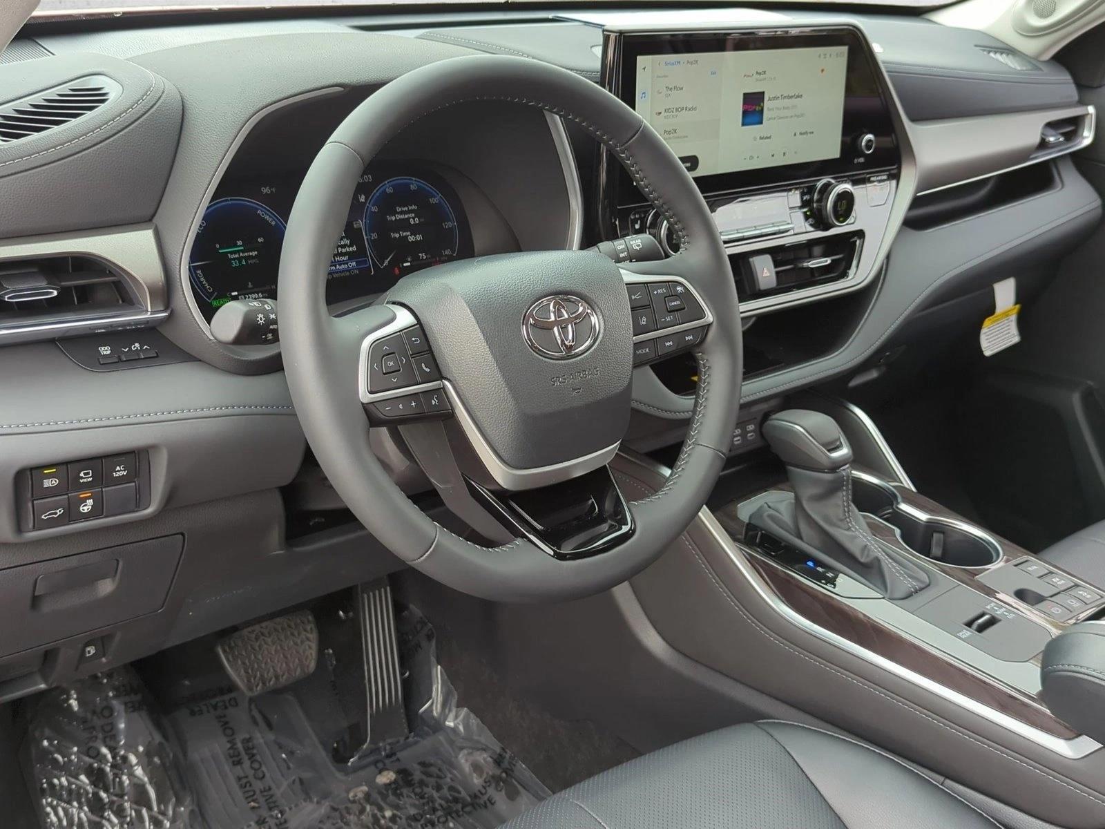 Thumbnail: 2026 Toyota Highlander - 3