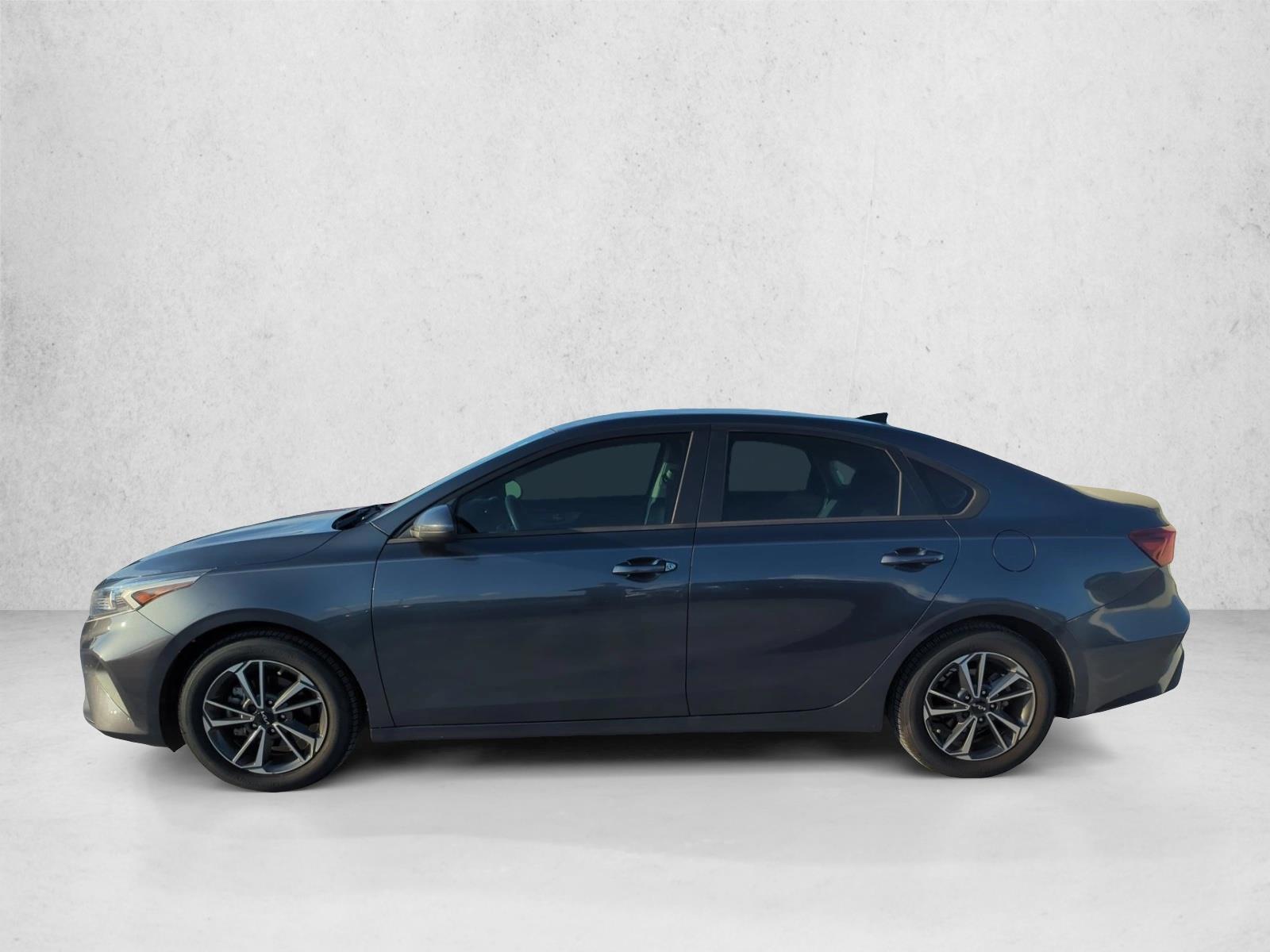 Thumbnail: 2022 Kia Forte - 2