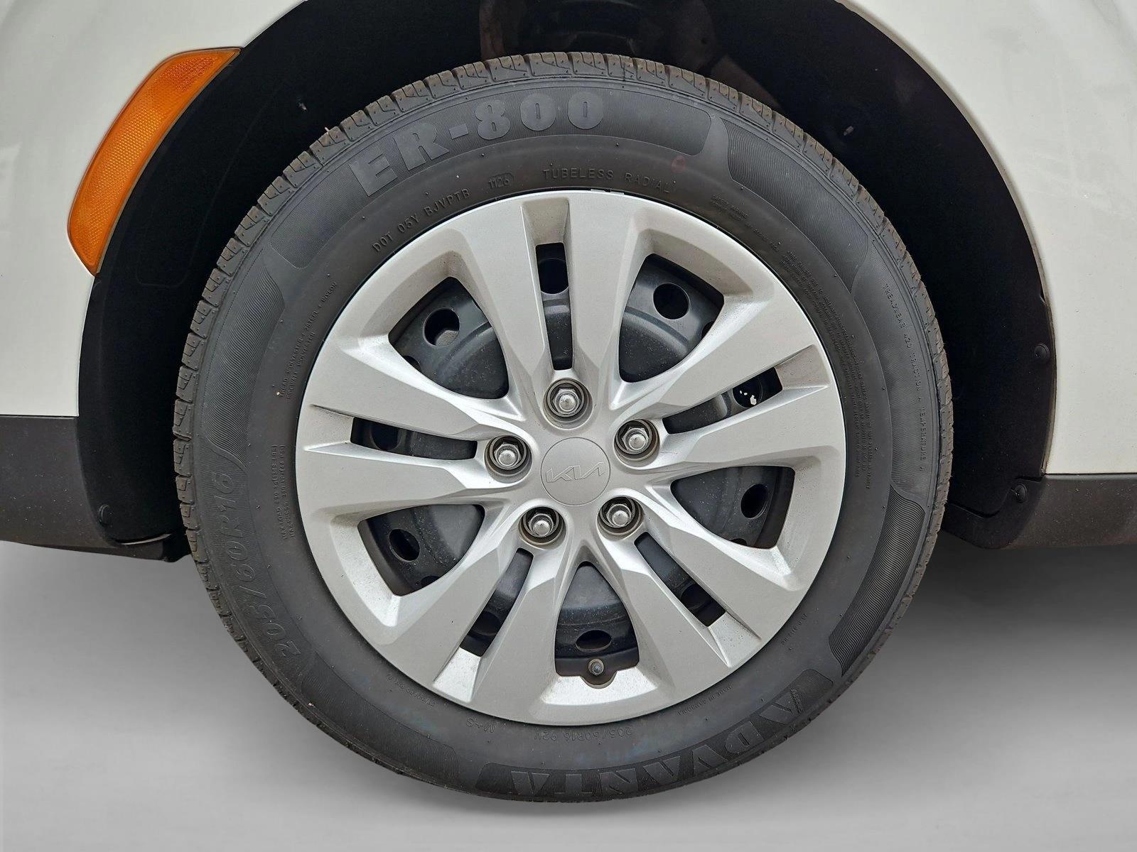 2023 Kia Soul LX - Photo 22