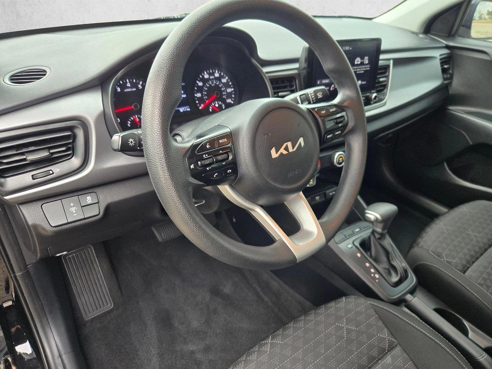 Thumbnail: 2022 Kia Rio - 3