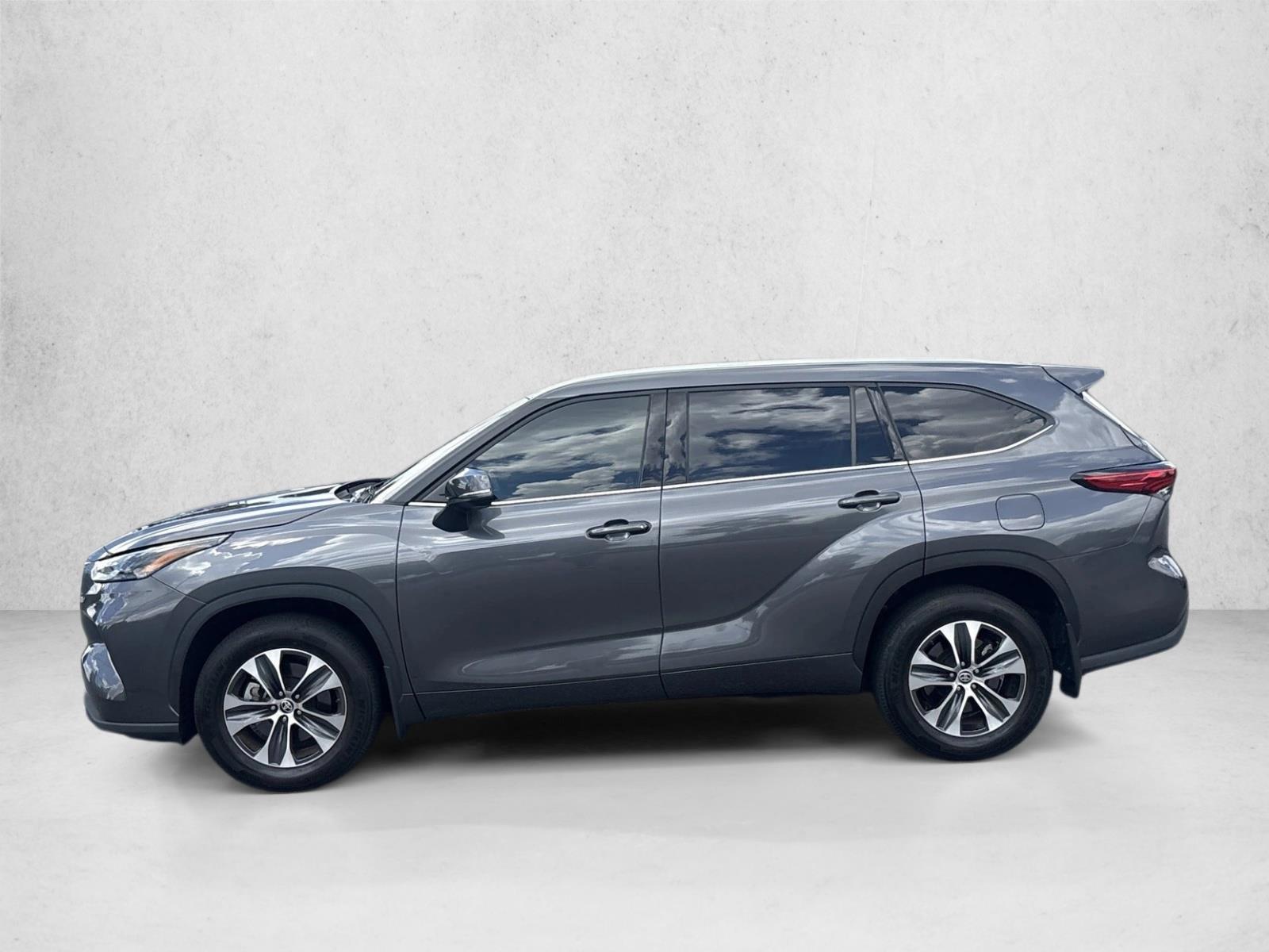 Thumbnail: 2022 Toyota Highlander - 2