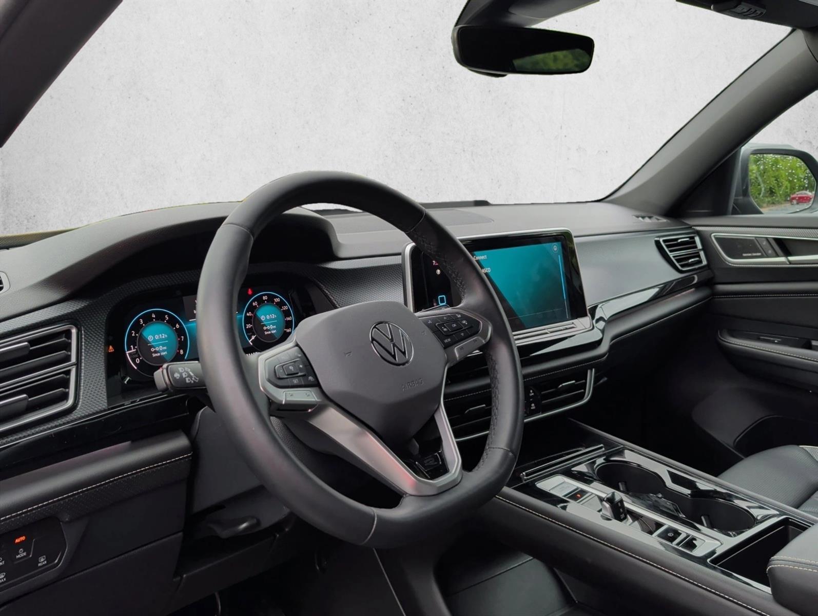 Thumbnail: 2024 Volkswagen Atlas - 3