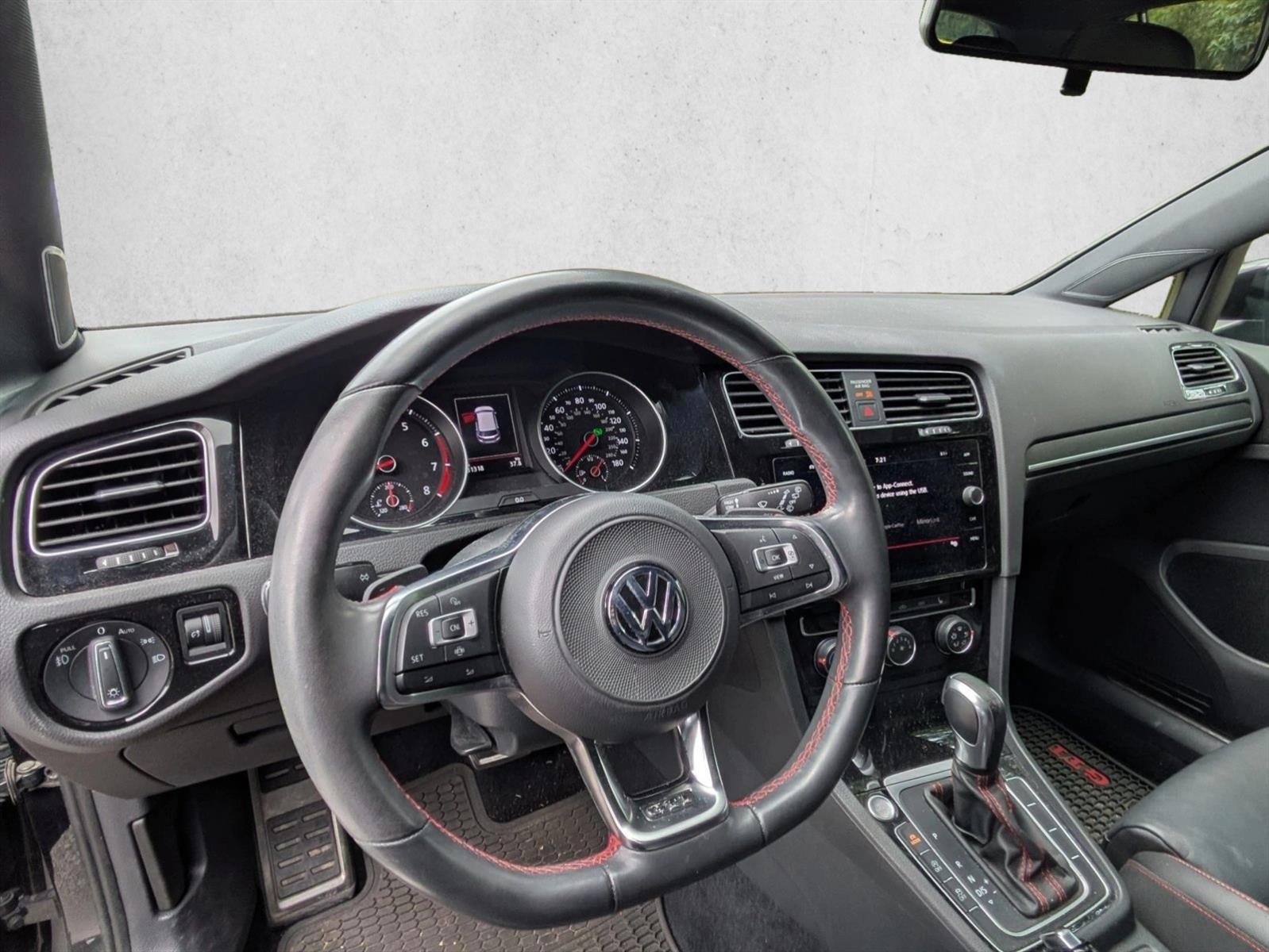 Thumbnail: 2020 Volkswagen Golf - 3