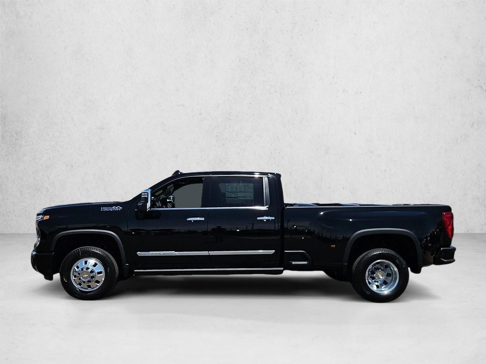Thumbnail: 2026 Chevrolet Silverado 3500 - 2