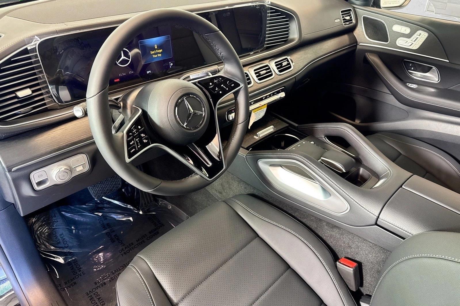 Thumbnail: 2026 Mercedes-Benz GLE - 3