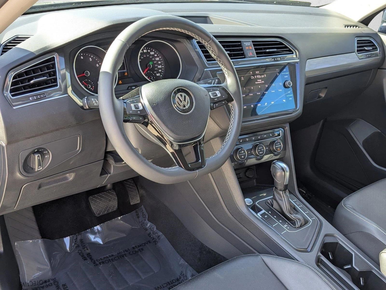 Thumbnail: 2021 Volkswagen Tiguan - 3