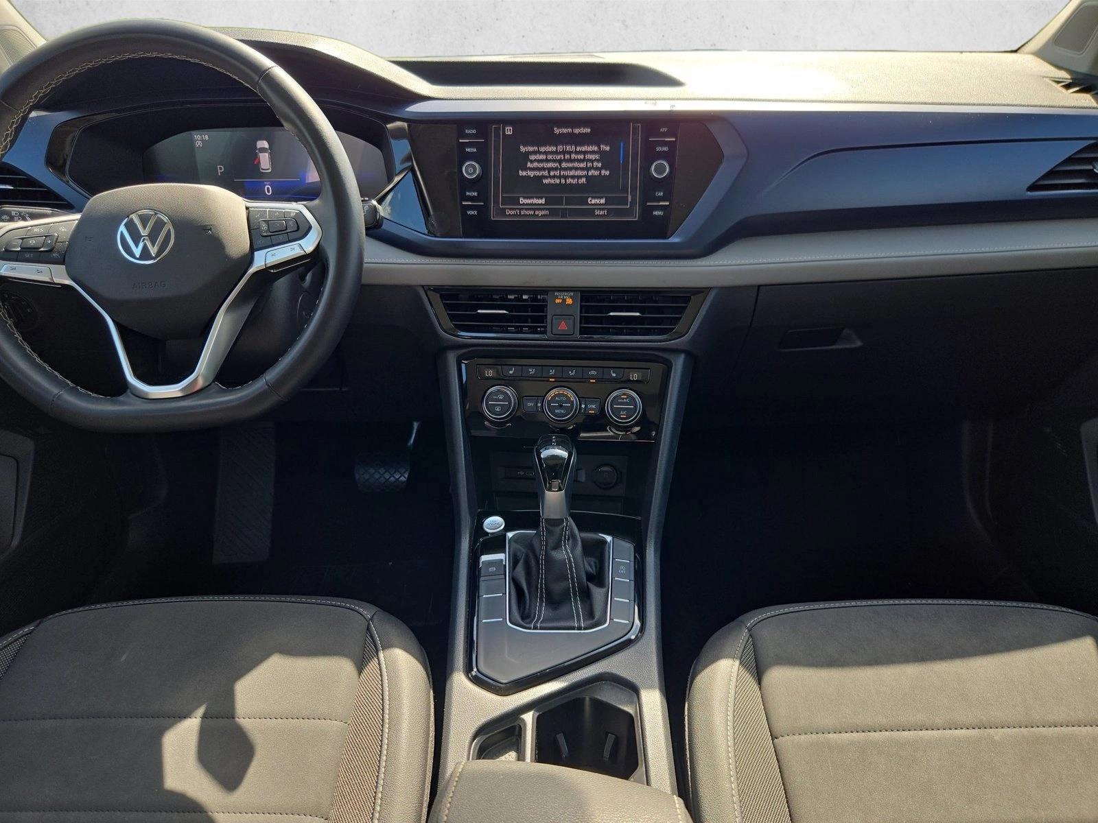 Thumbnail: 2024 Volkswagen Taos - 3