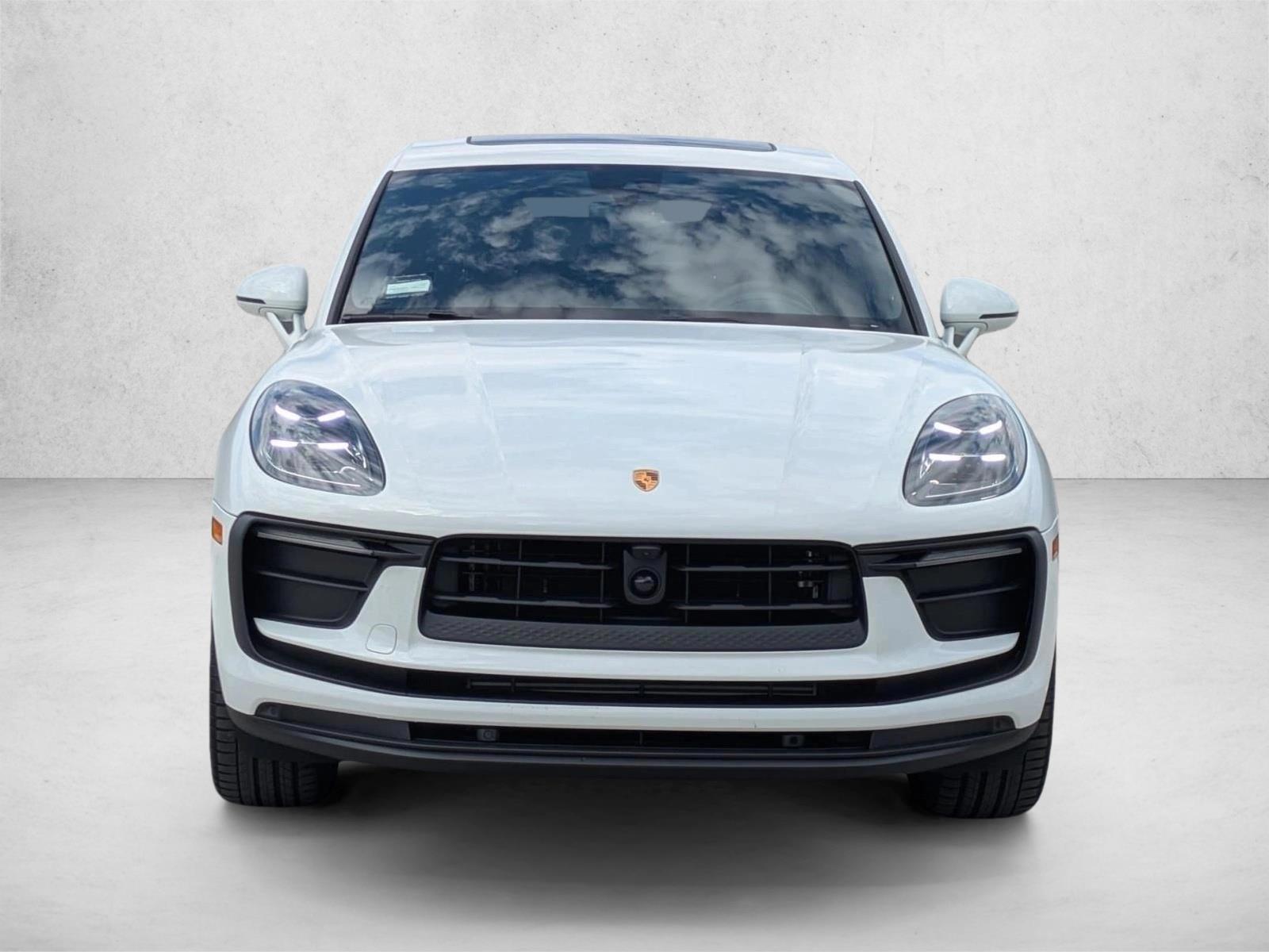 2025 Porsche Macan T - Photo 6