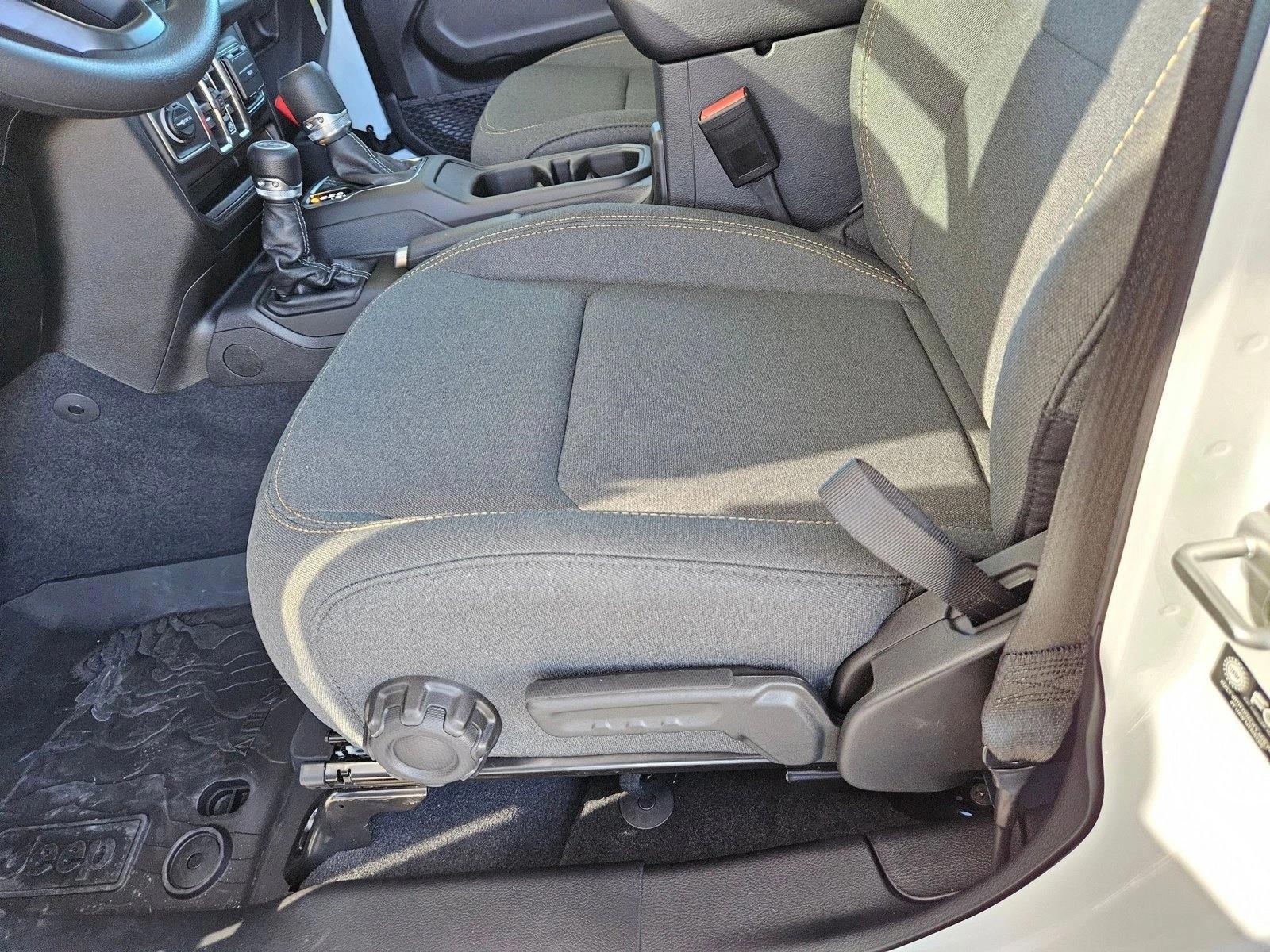 Thumbnail: 2026 Jeep Gladiator - 4