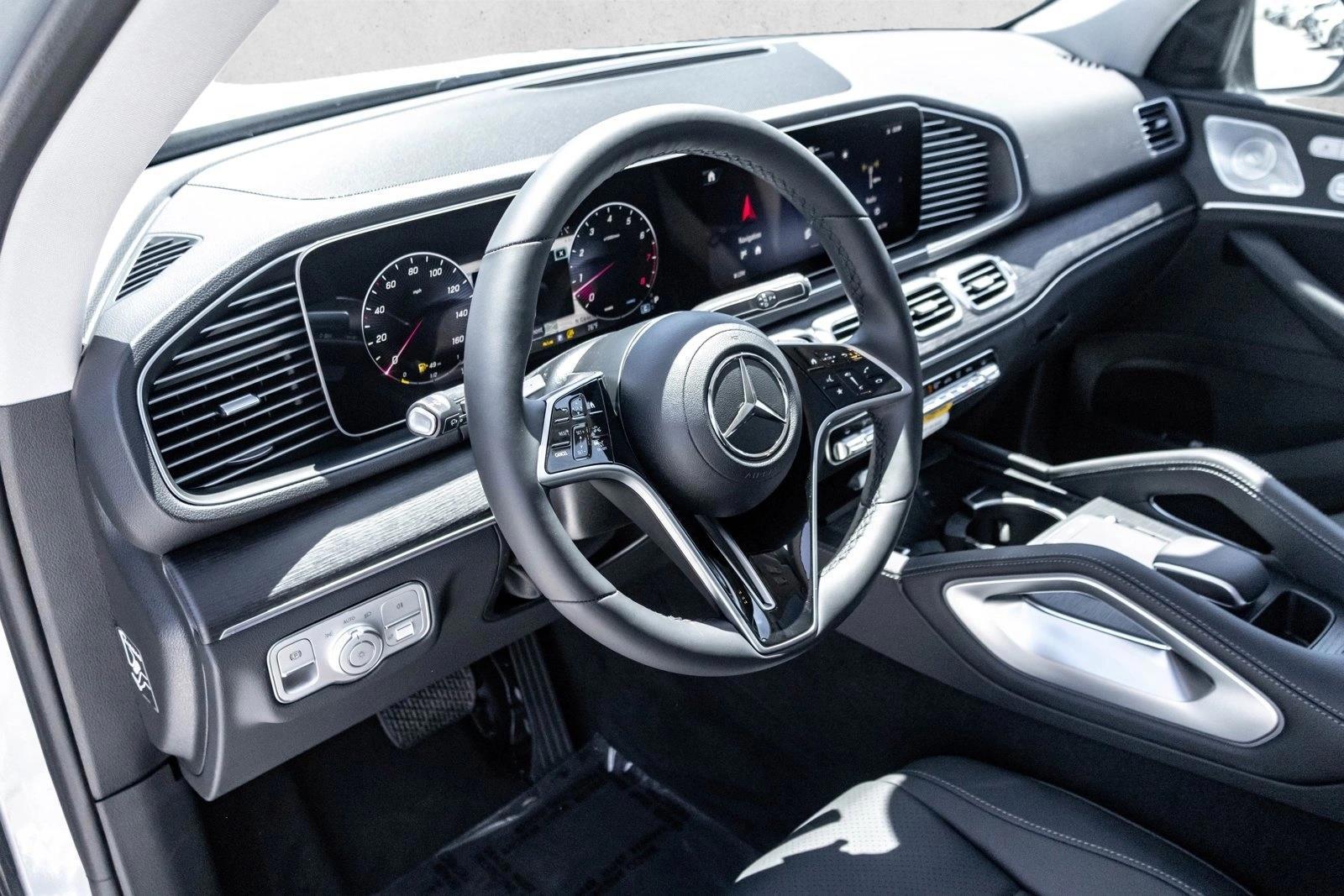 Thumbnail: 2026 Mercedes-Benz GLE - 3