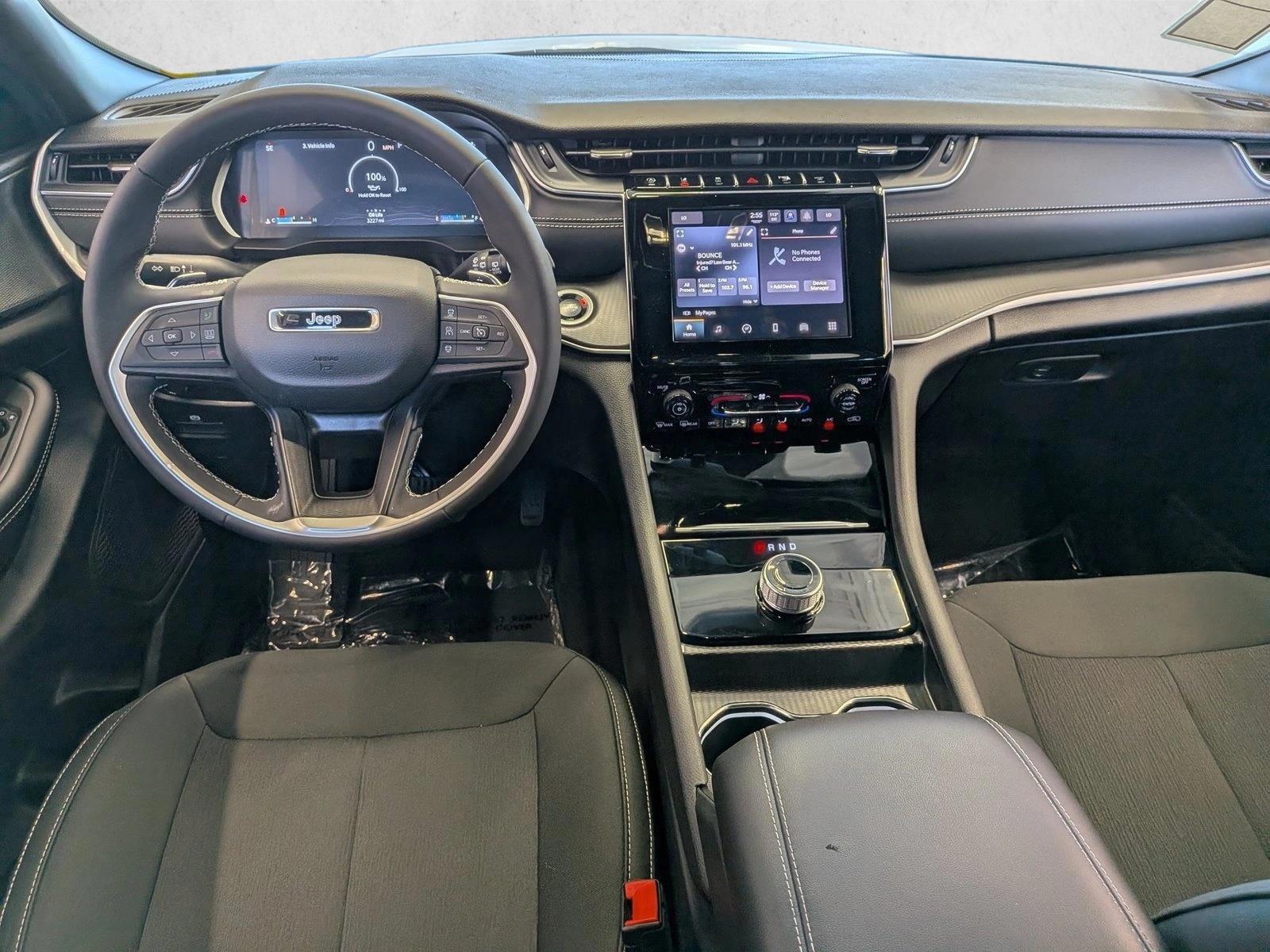 Thumbnail: 2025 Jeep Grand Cherokee - 3