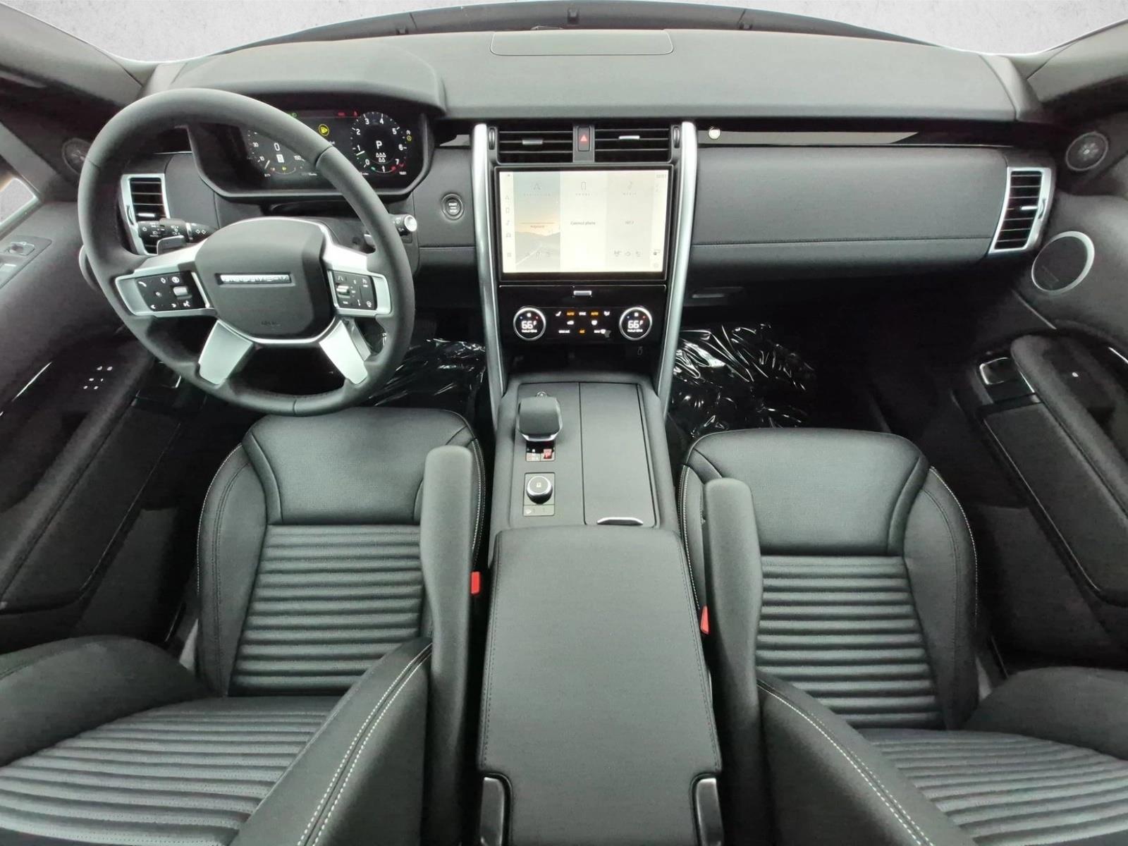 Thumbnail: 2026 Land Rover Discovery - 3