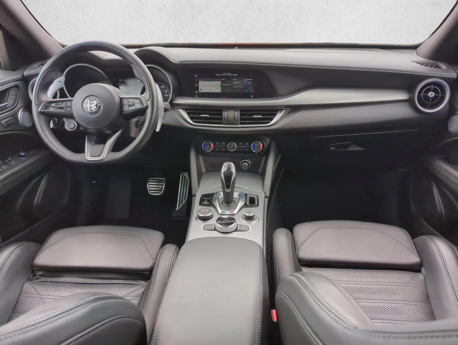 Thumbnail: 2023 Alfa Romeo Stelvio - 2